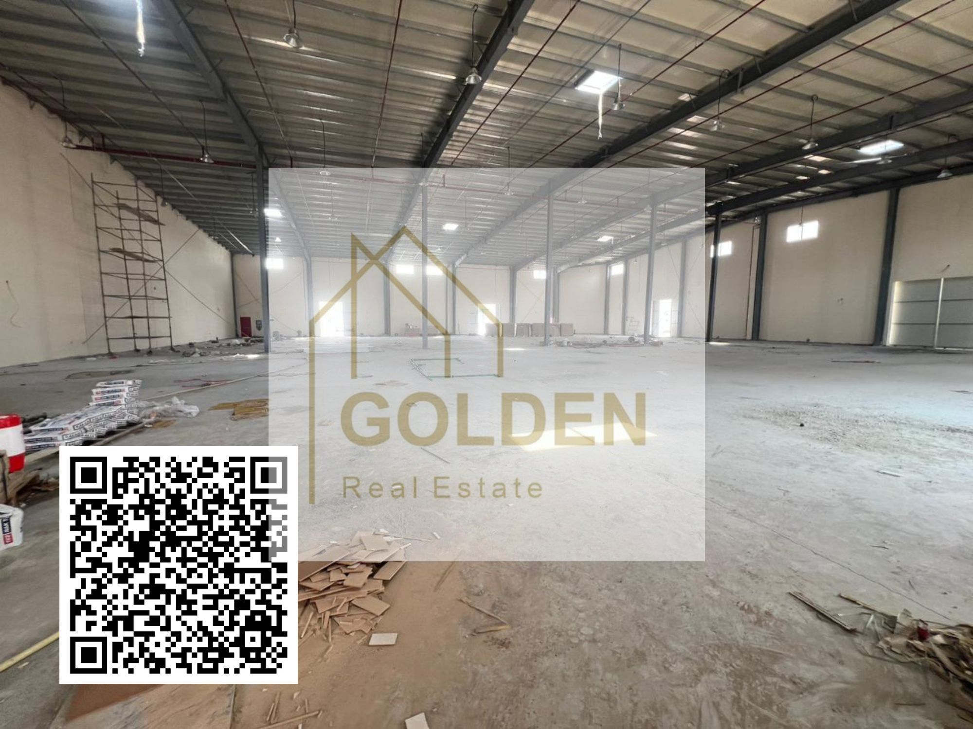 712 kW electrical power, direct front parking on the main road, and a 45,200 sq ft warehouse in a prime main-street location.