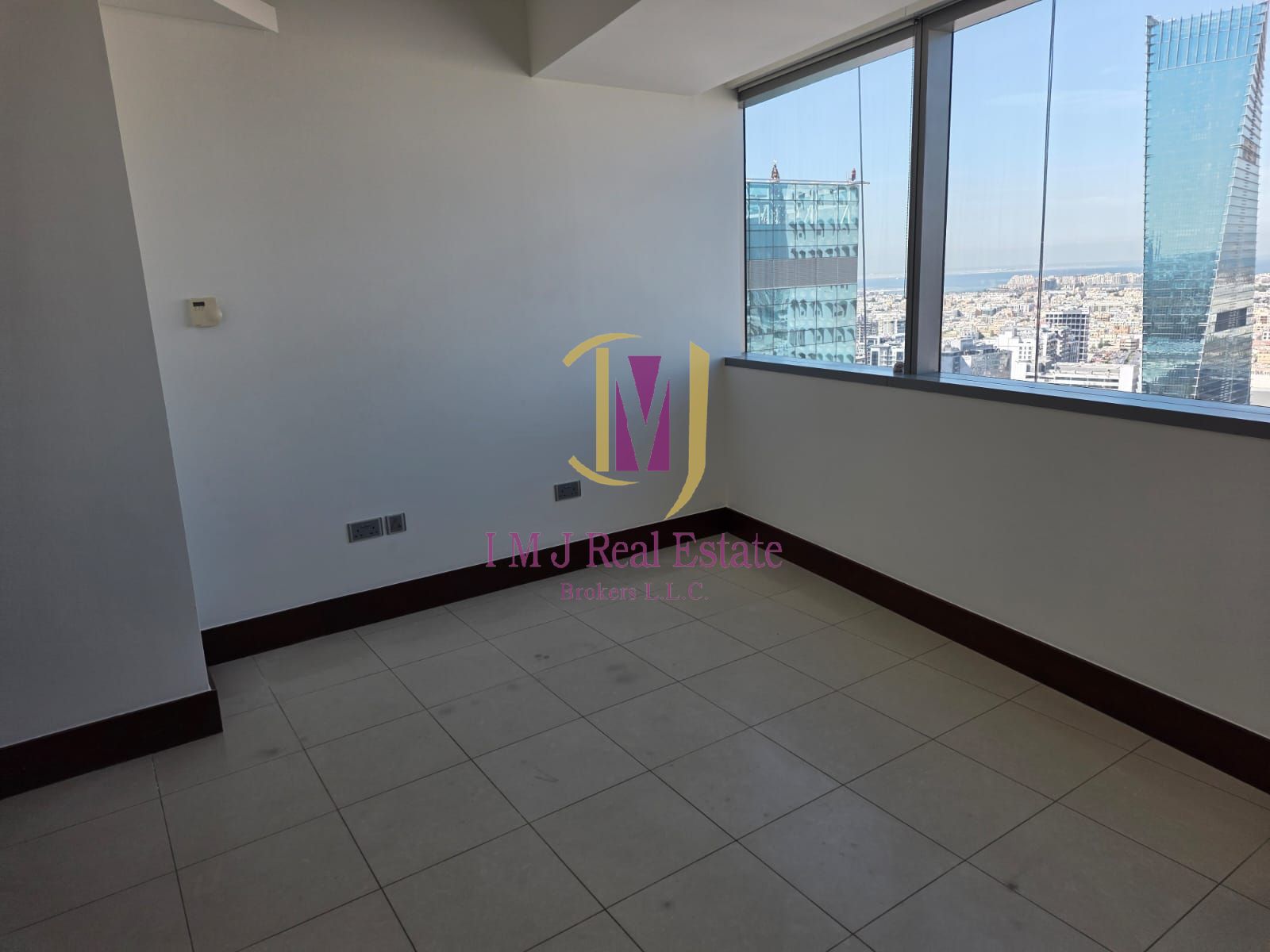 Unfurnished | High Floor | Spacious | Sea View