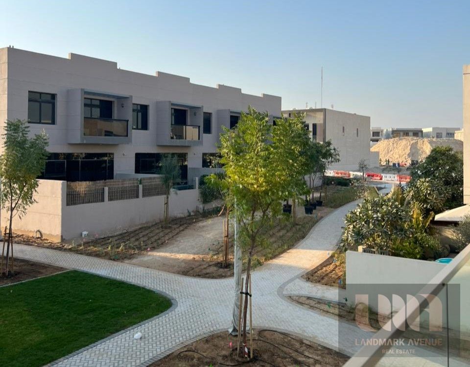 Best Condition // 4 Bedrooms Townhouses // Payment Options