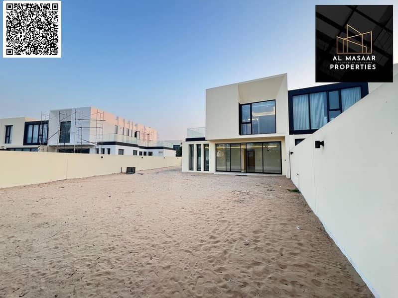 6200 sq ft villa with a large garden at a special price including electricity, water, and air conditioning
