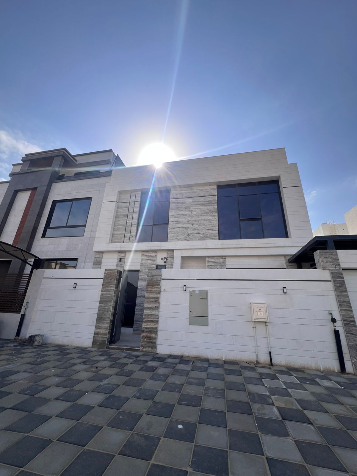 A great opportunity to own a semi-detached villa with elegant finishing in Al Hoshi.