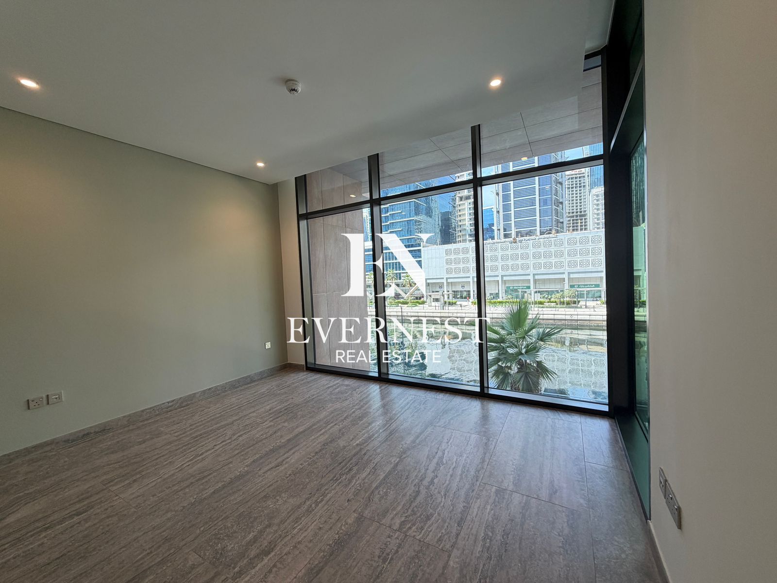 Spacious 2BR | Peninsula One | Canal Community