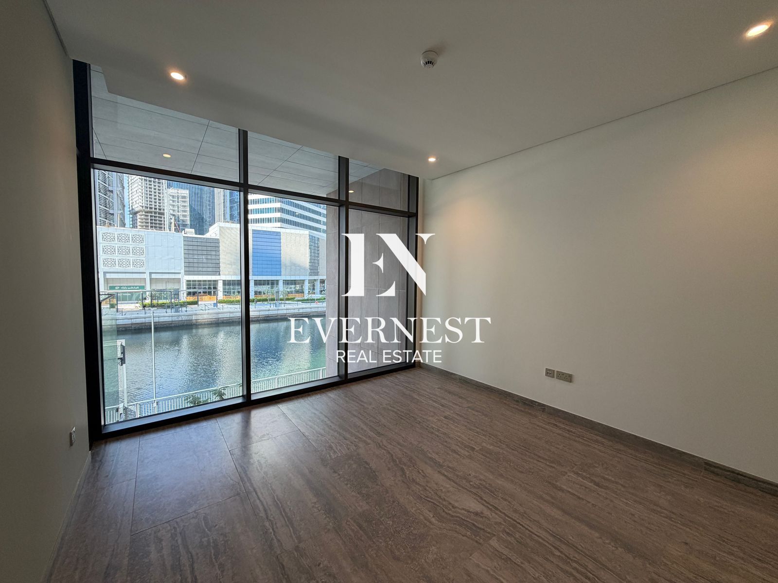 Spacious 2BR | Peninsula One | Canal Community