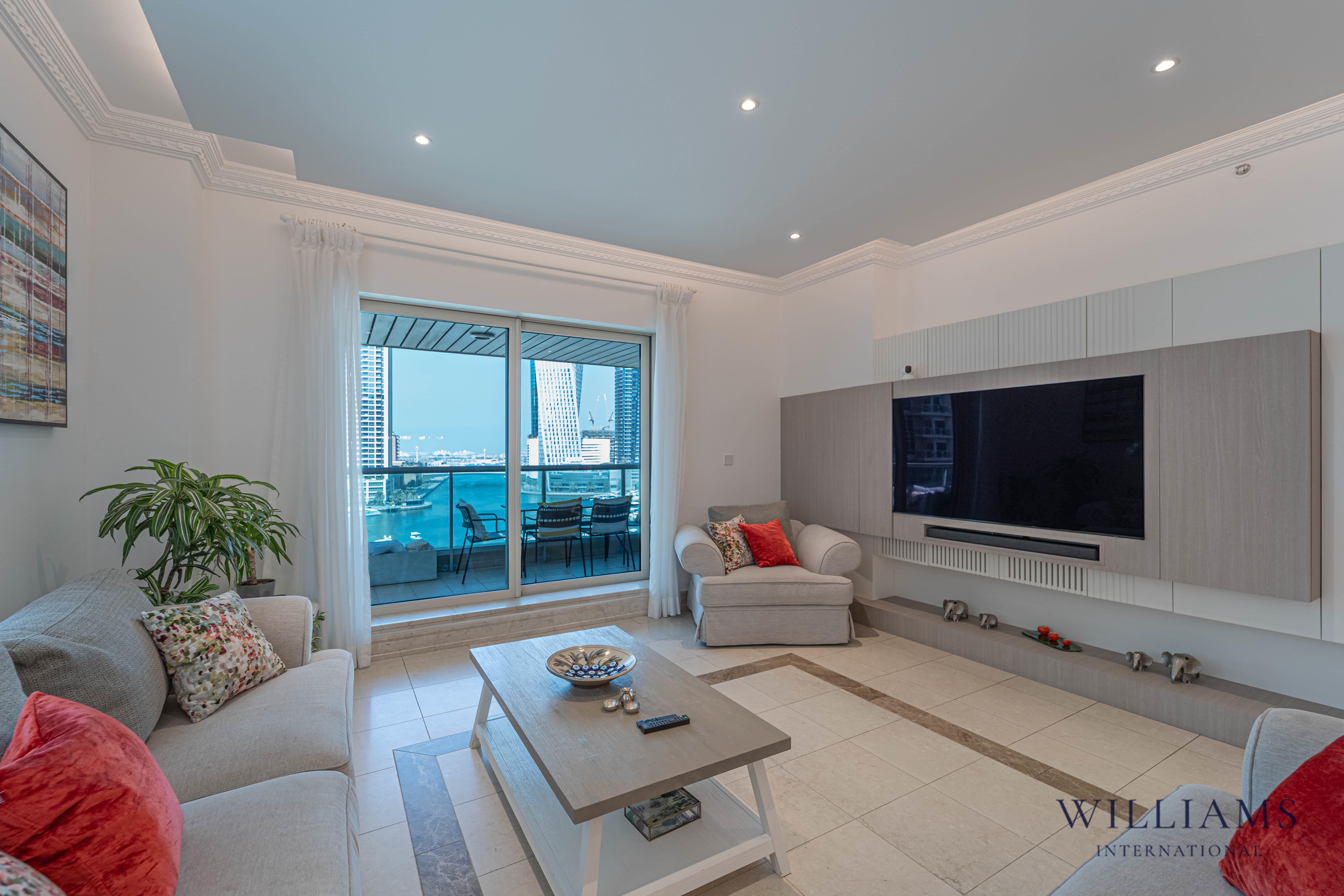STUNNING MARINA VIEWS | STYLISH UPGRADES |SPACIOUS