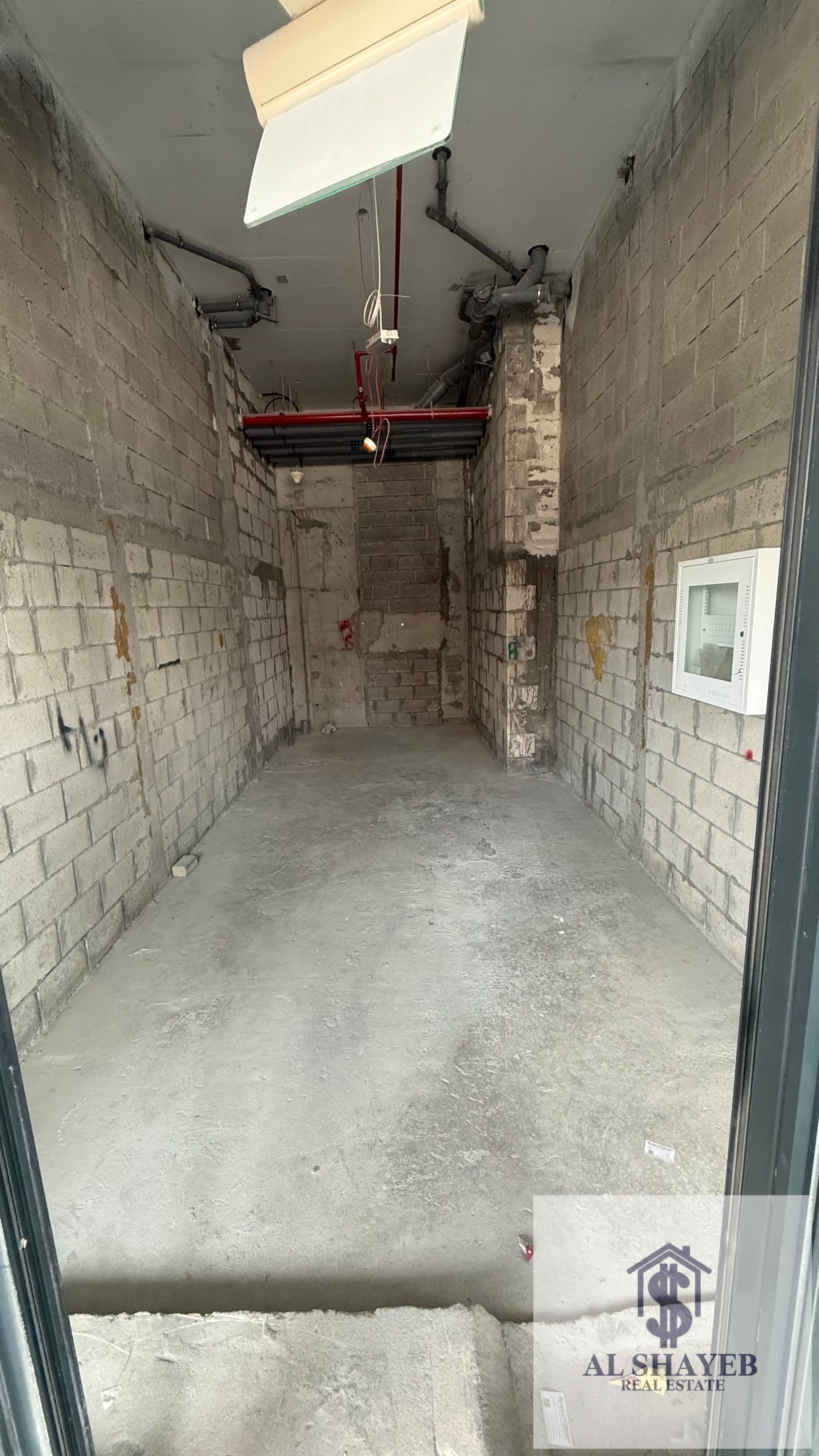 Shop for sale in Azizi riviera | lagoon | prime location