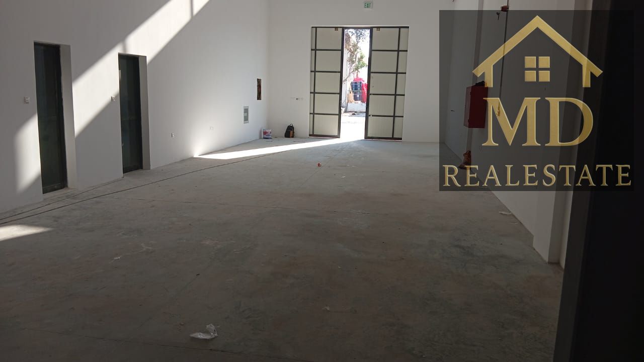 Mezzanine warehouse for annual rent, prime location, high power capacity, suitable for all commercial and industrial activities.