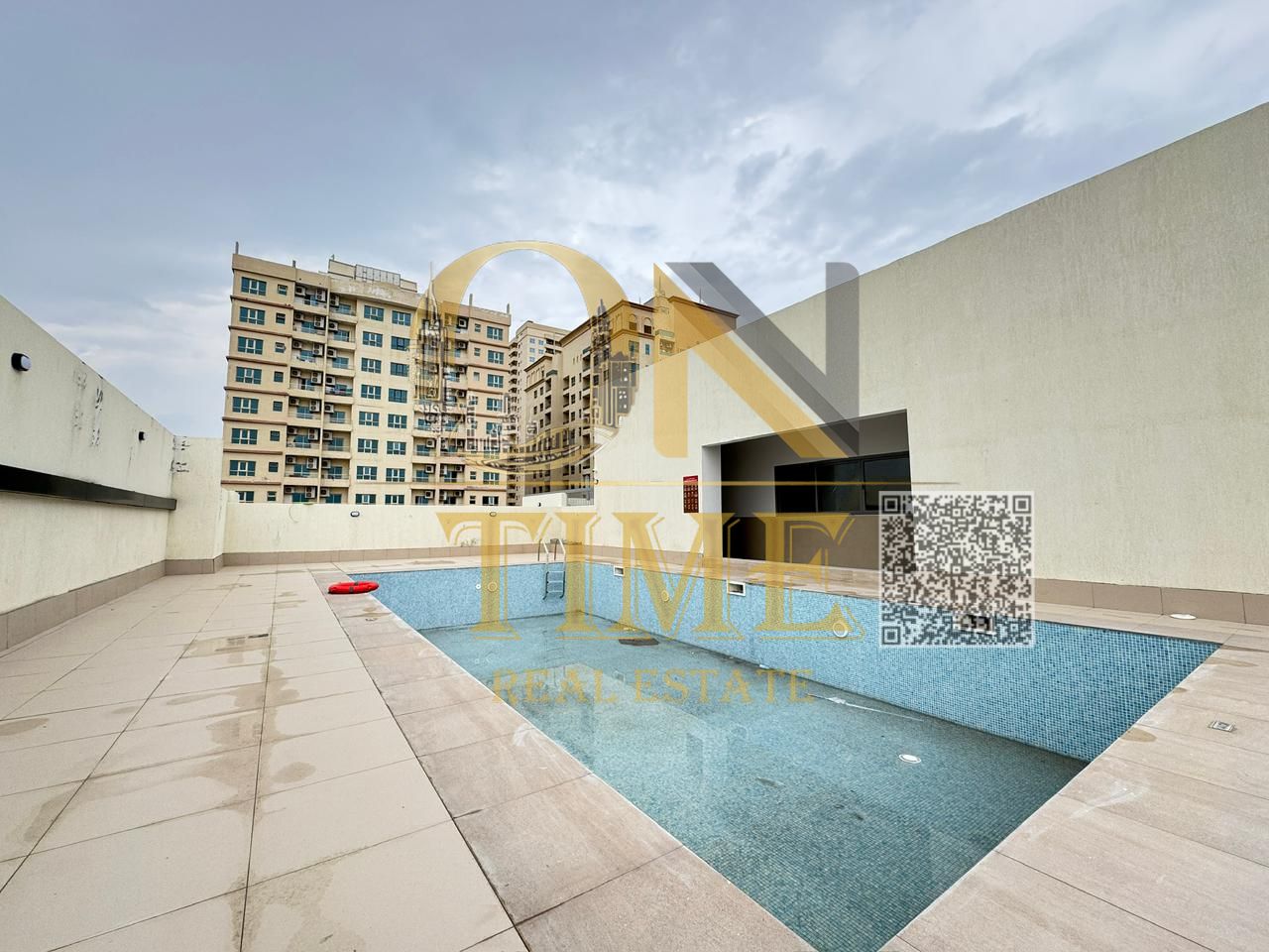 Double panoramic view / Strategic location / Easy direct access to Sheikh Mohammed Bin Zayed Road and all main roads