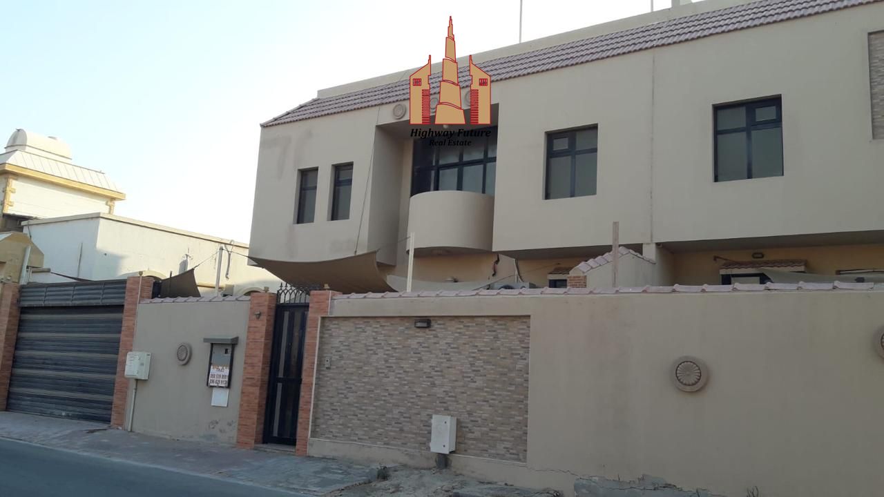 4 bedroom fully furnished Villa big size Hall Majlis near park.