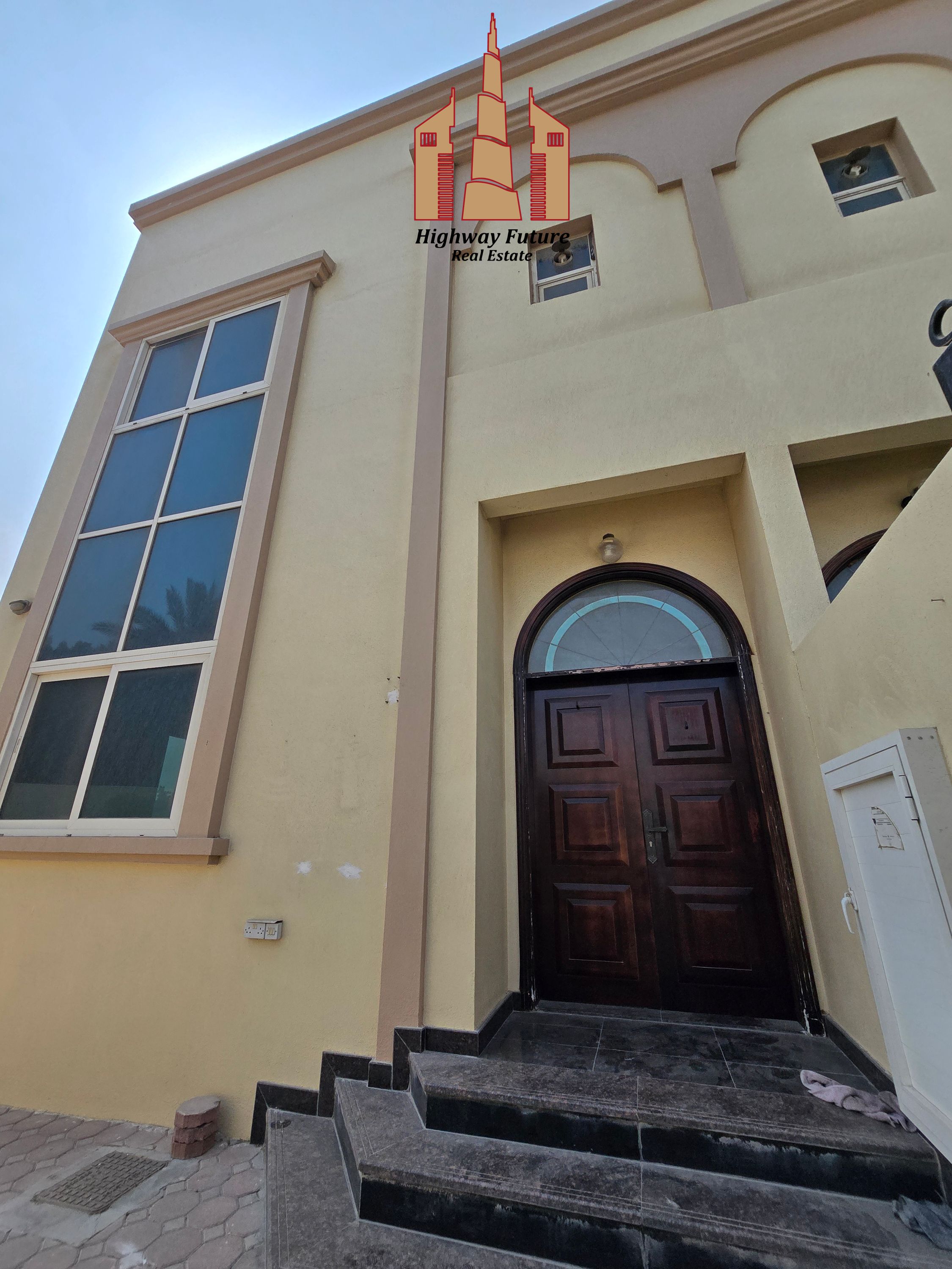 Like brand new 3 bedroom villa big hall maid room All master room parking near Park just 90k