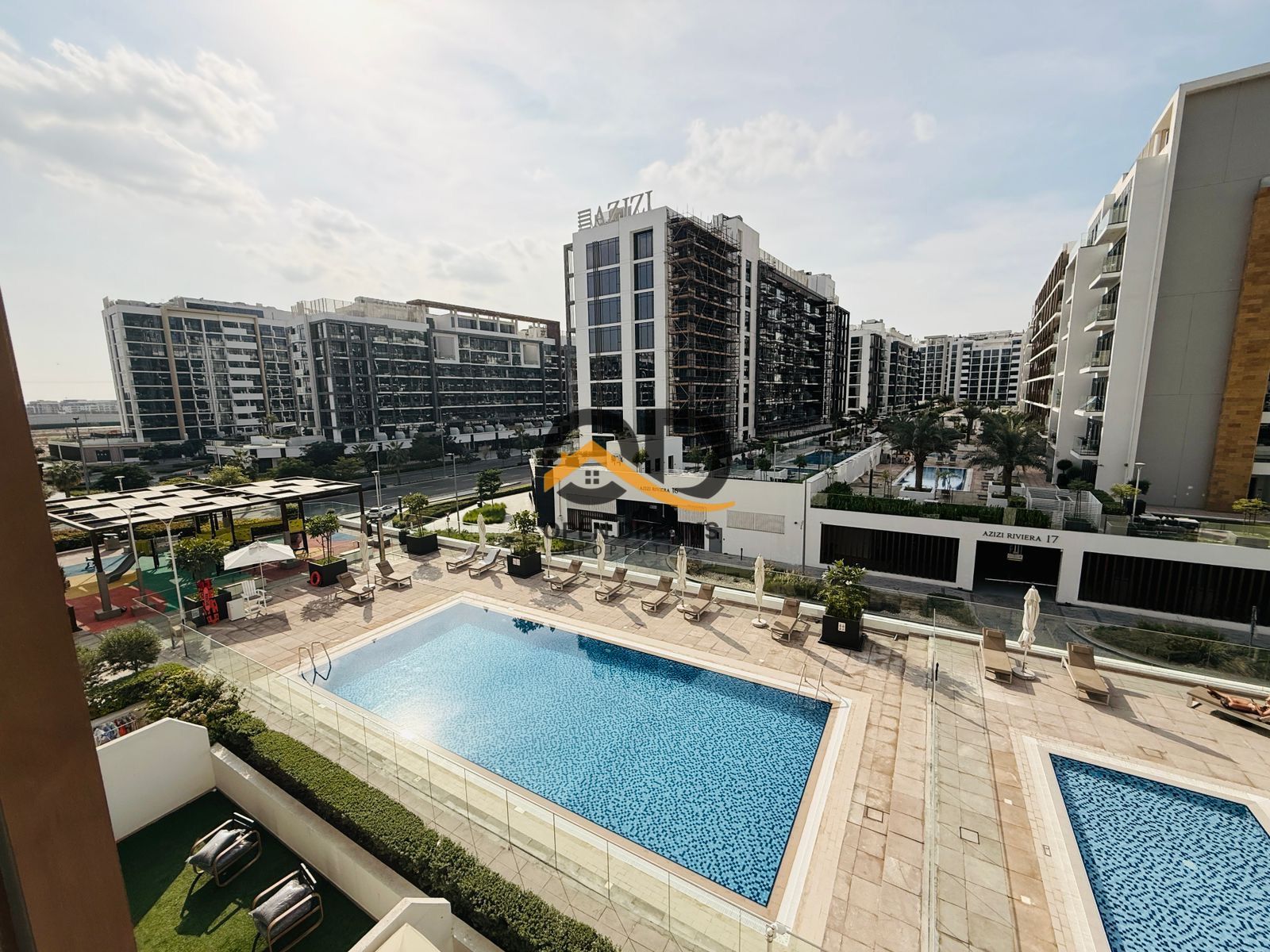 Pool view // Elegant Layout // Chiller Free