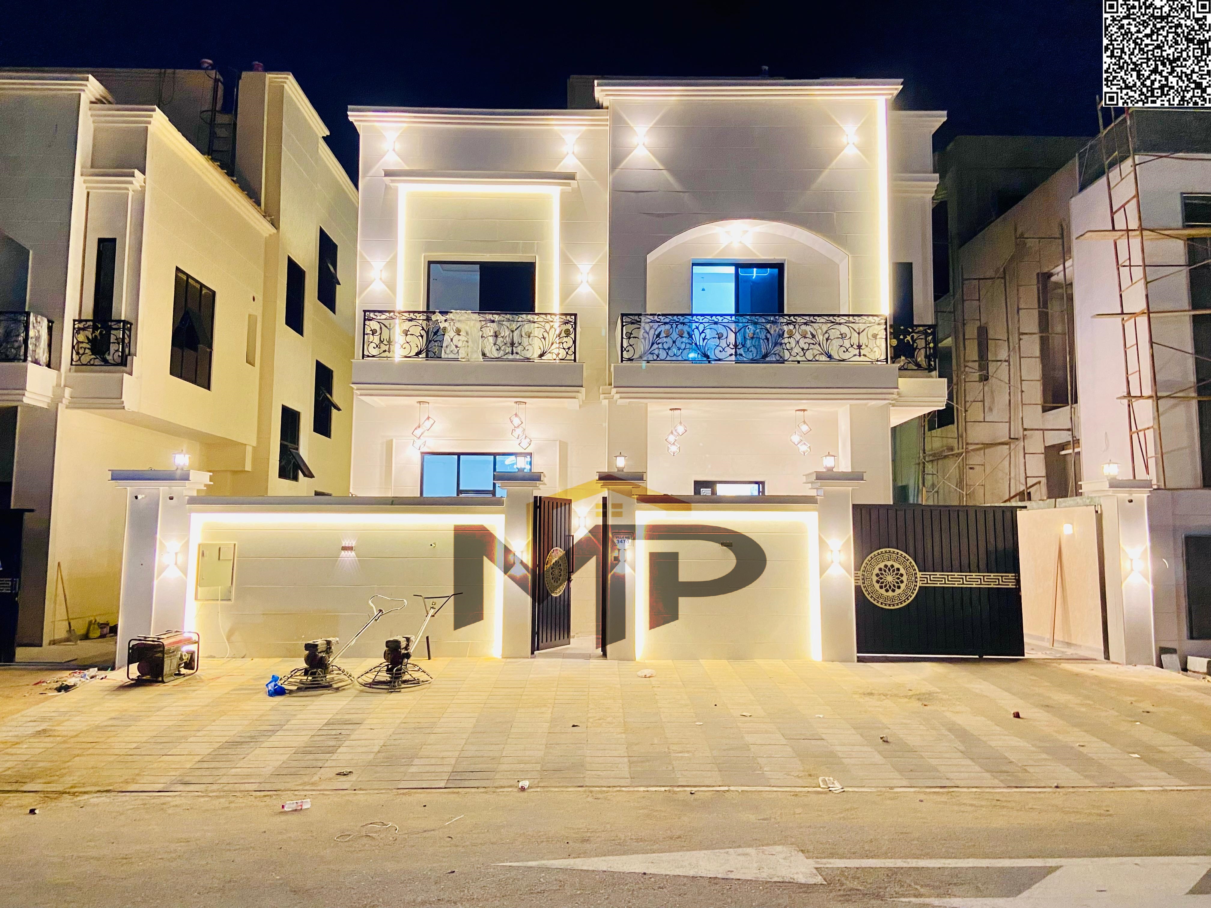 Luxury villa (ground floor + two floors) for sale in the upscale Al-Haliyo 2 compound