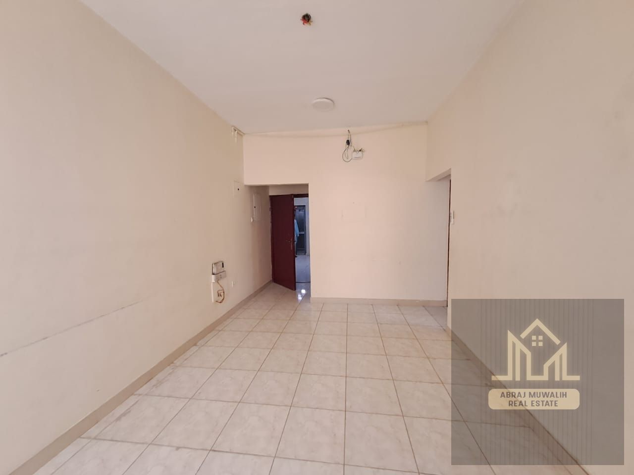 VERY GOOD APPARTMENT FOR FAMILY WITH BALCONY 2 washroom IN 30K
