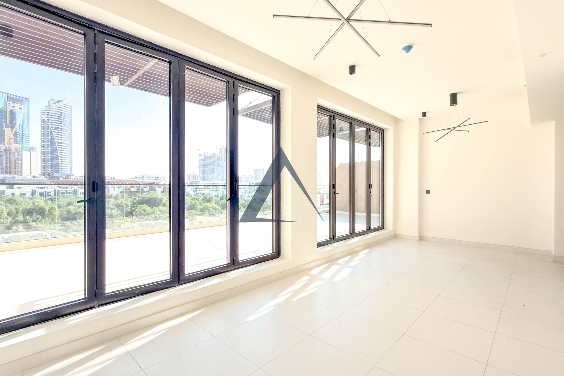 Terrace | Spacious | Bright Apartment