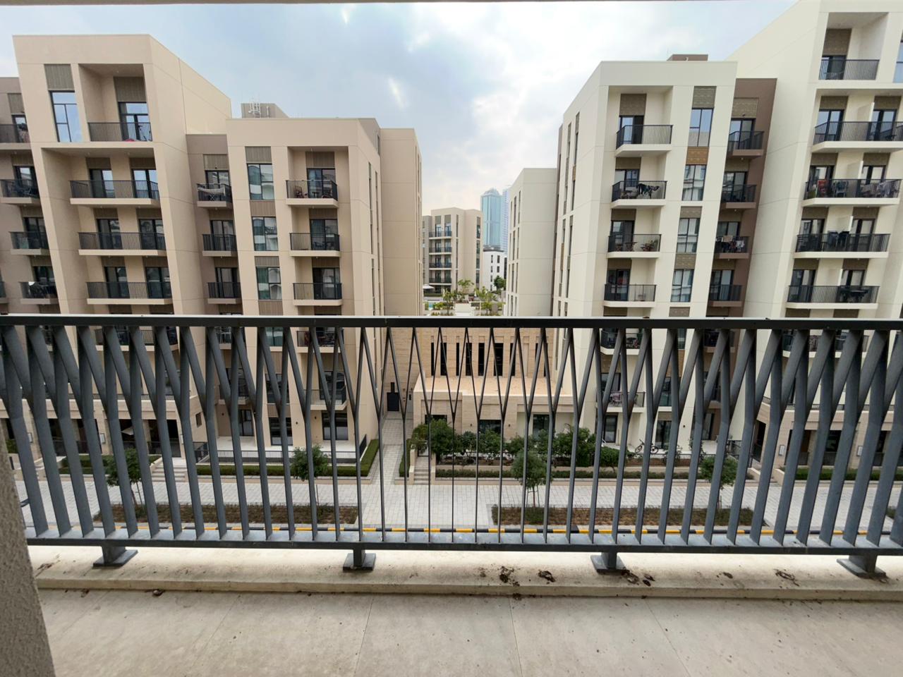 Spacious Apartment with Balcony and Stunning View for Sale in Maryam Island