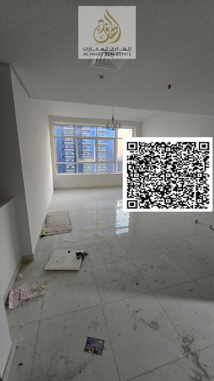 Two bedrooms and a living room with two bathrooms, a balcony, built-in wardrobes, and private parking within the building. Second occupancy. Very spac