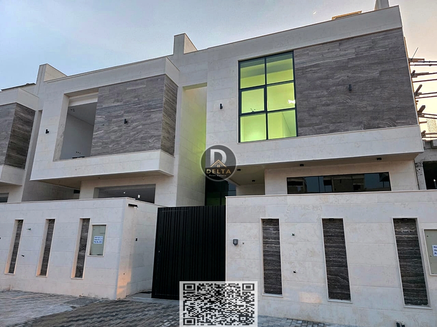 Townhouse for Sale | 5 Bedrooms + Rooftop | Built-in Wardrobes | Very Special Price