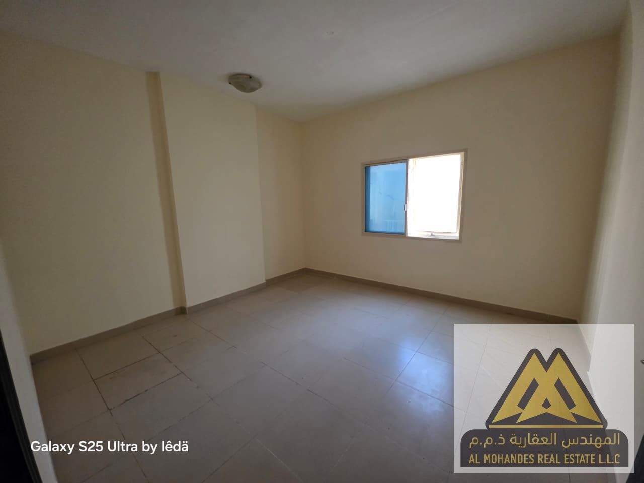 Prime location | Good space | Excellent location | Air conditioning