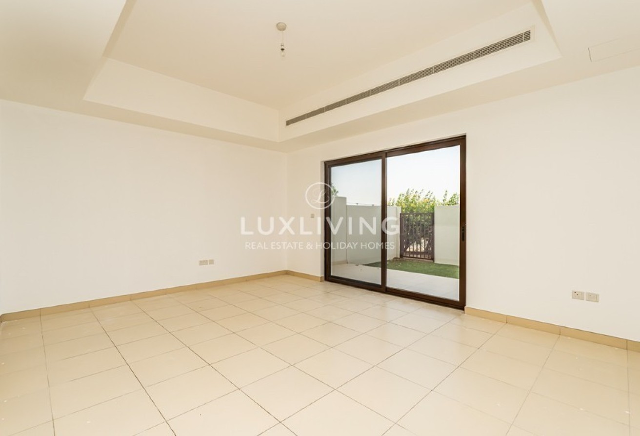 VOT | Near Pool And Park | Upgraded