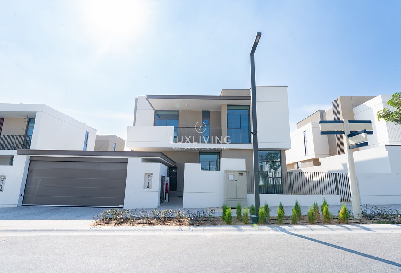 Large Plot | Near Park | Single row