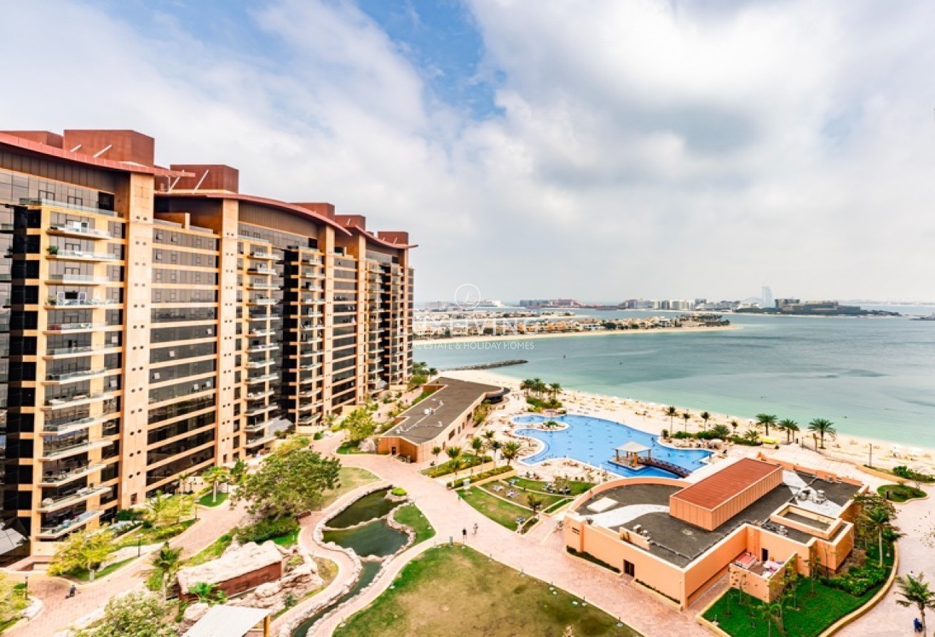 High Floor | Spacious | Beach Access