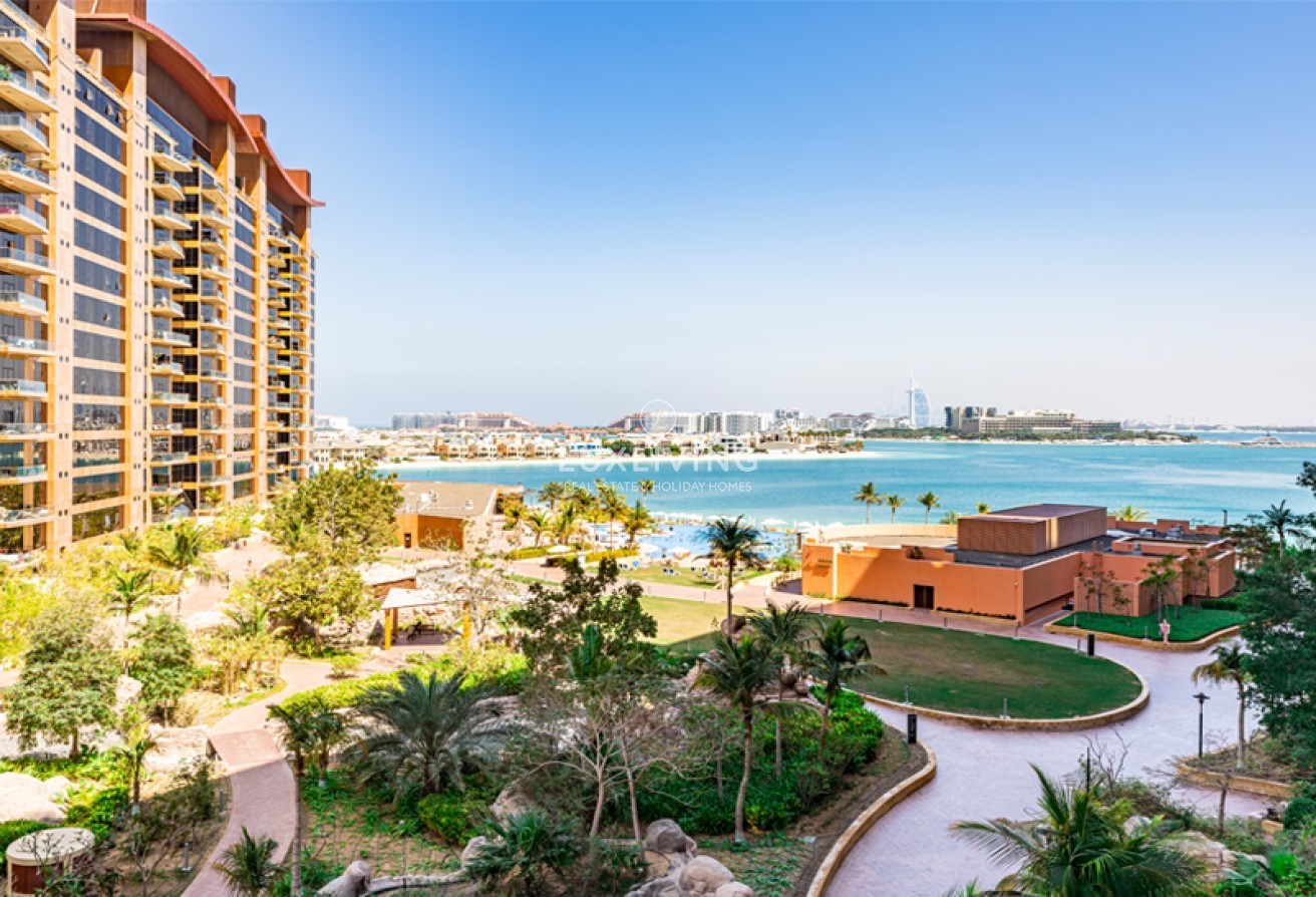 Maintenance Included | High floor | Beach Access