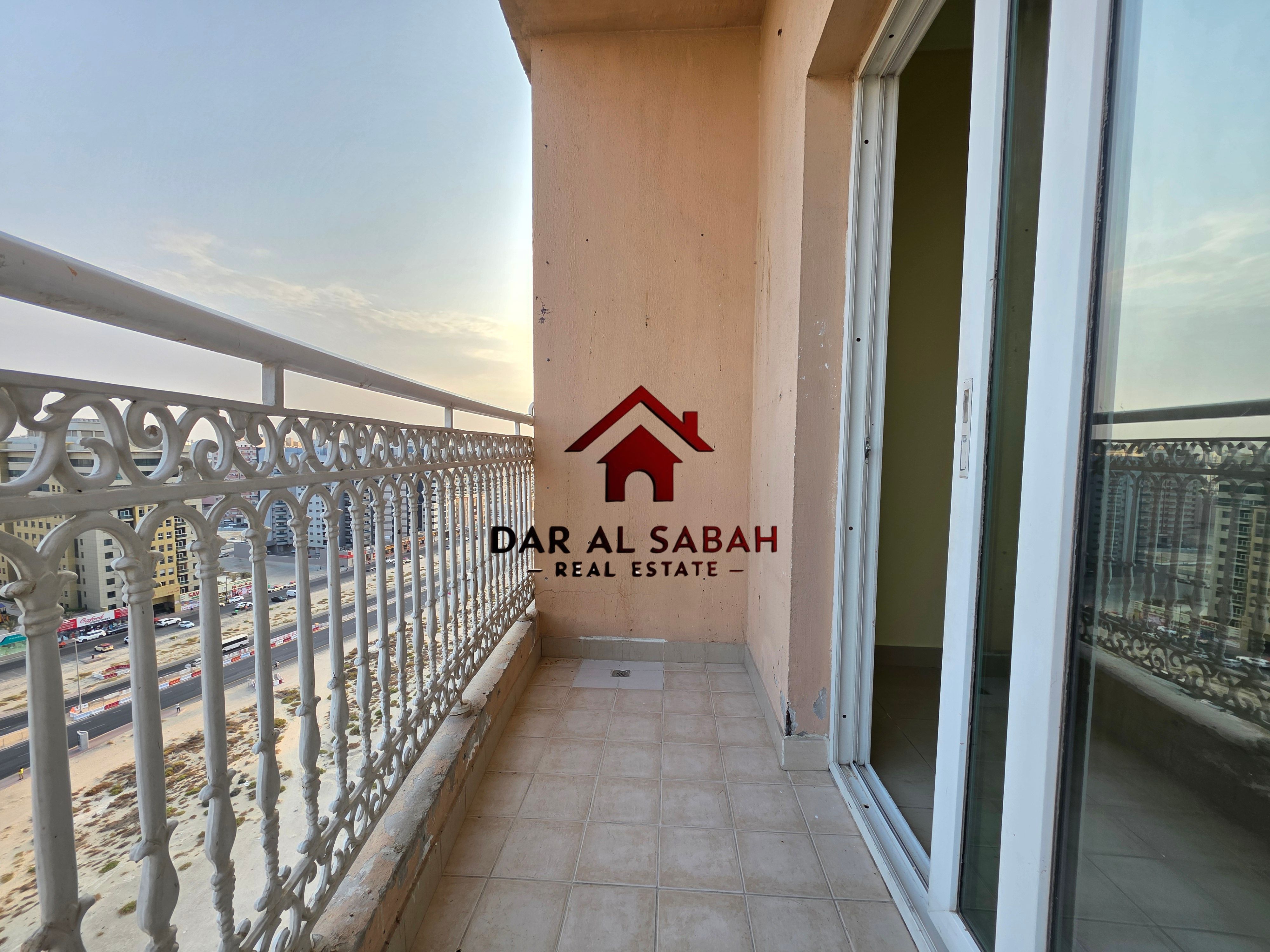 SPECIOUS 2BHK•BALCONY•WARDROBES•FREE DAYS•MAINTENANCE FREE•FAMILY BLDG•NEAR DXB EXIT IN 48K ONLY