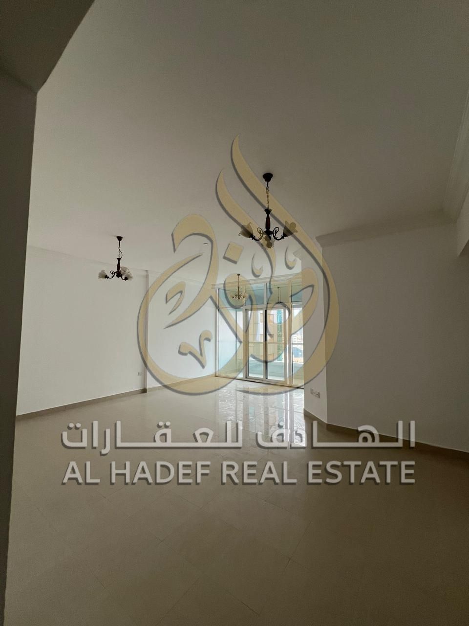 For rent in Sharjah - Al Taawun: 3 bedrooms and a living room in a prime location in Al Taawun, suitable for families.