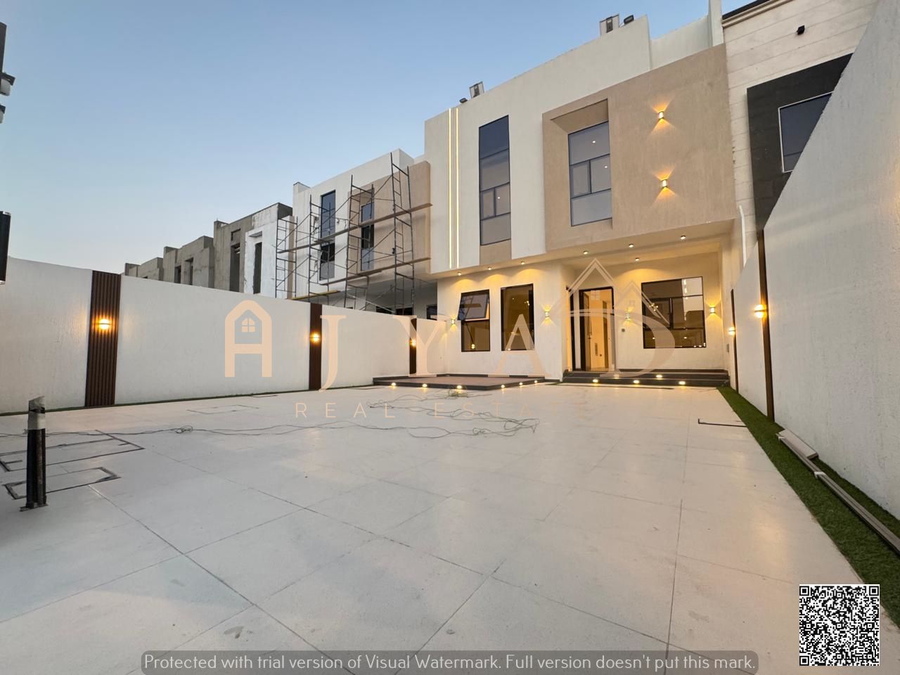 Seize this exceptional opportunity to own a luxurious villa with an elegant architectural design. The price is competitive and includes registration a
