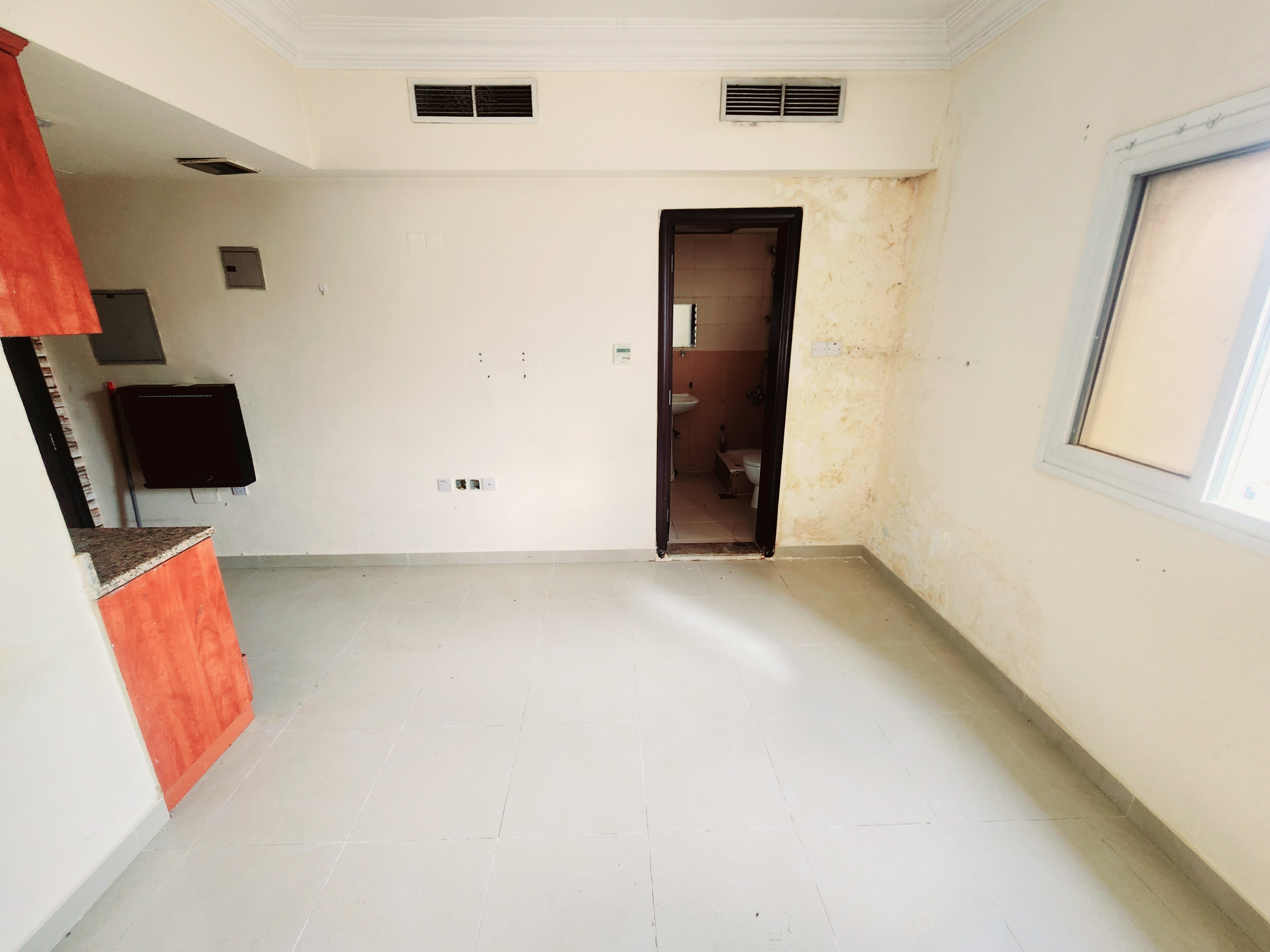 Separate kitchen studio only family 20k in sharjah Muwailah