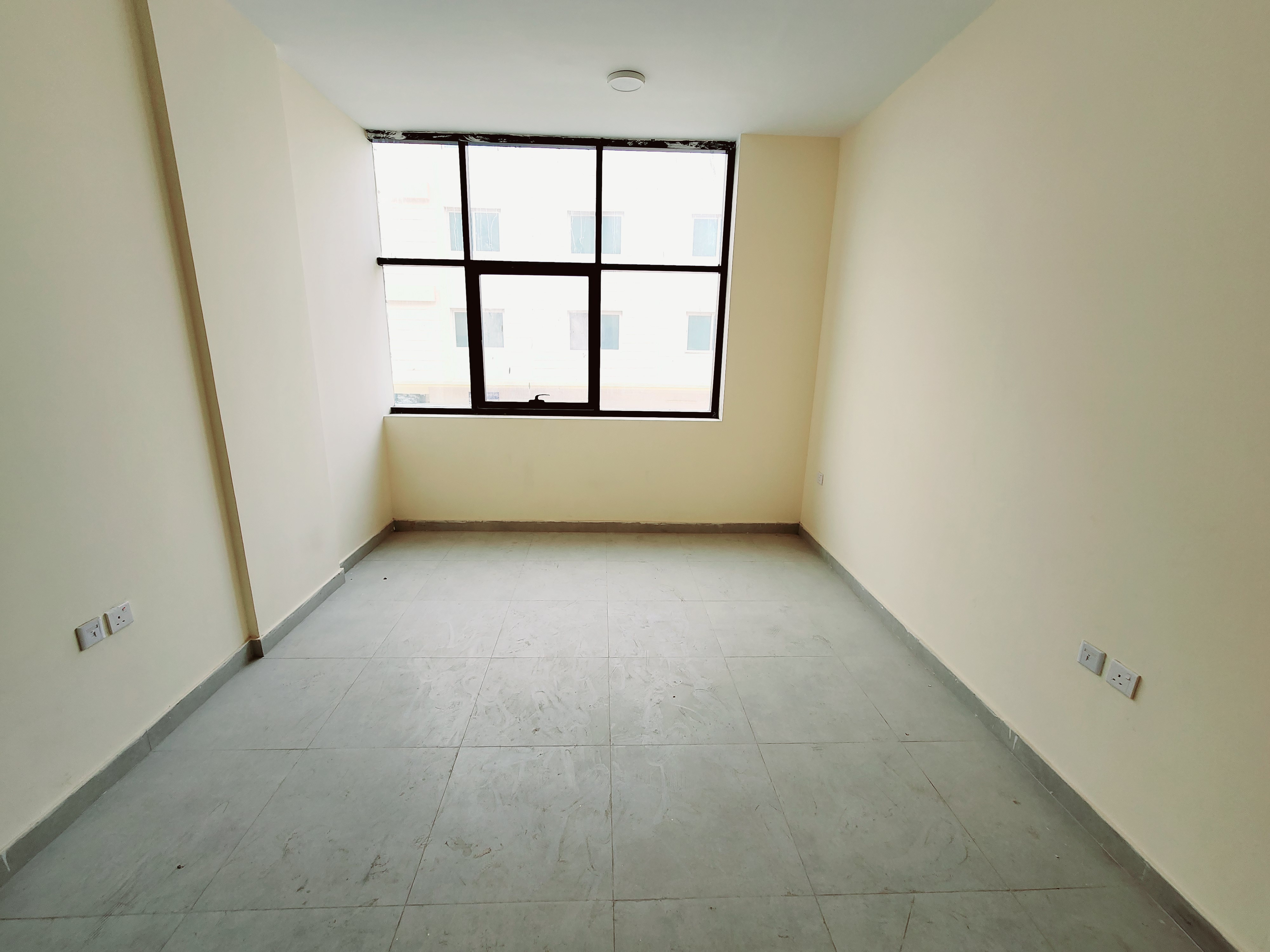 Brand new 1bhk big hall only 33k in sharjah Muwailah