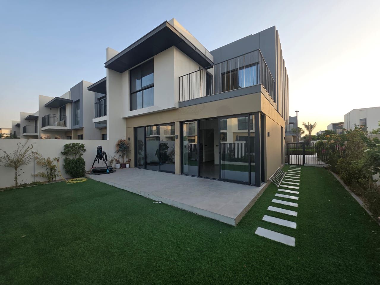 Contemporary Family Villa in Eden | Tranquil Living at The Valley