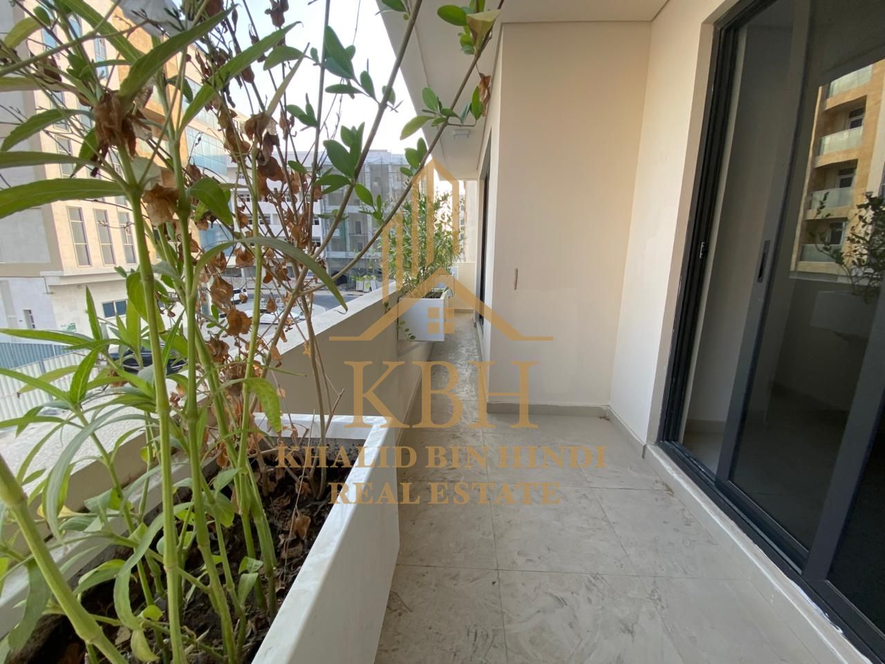 First Tenant | Luxury 1 Master Bedroom + Hall Apartment with Large Balcony, Central AC & Gas, Prime Location in Muweilah – Al Falah