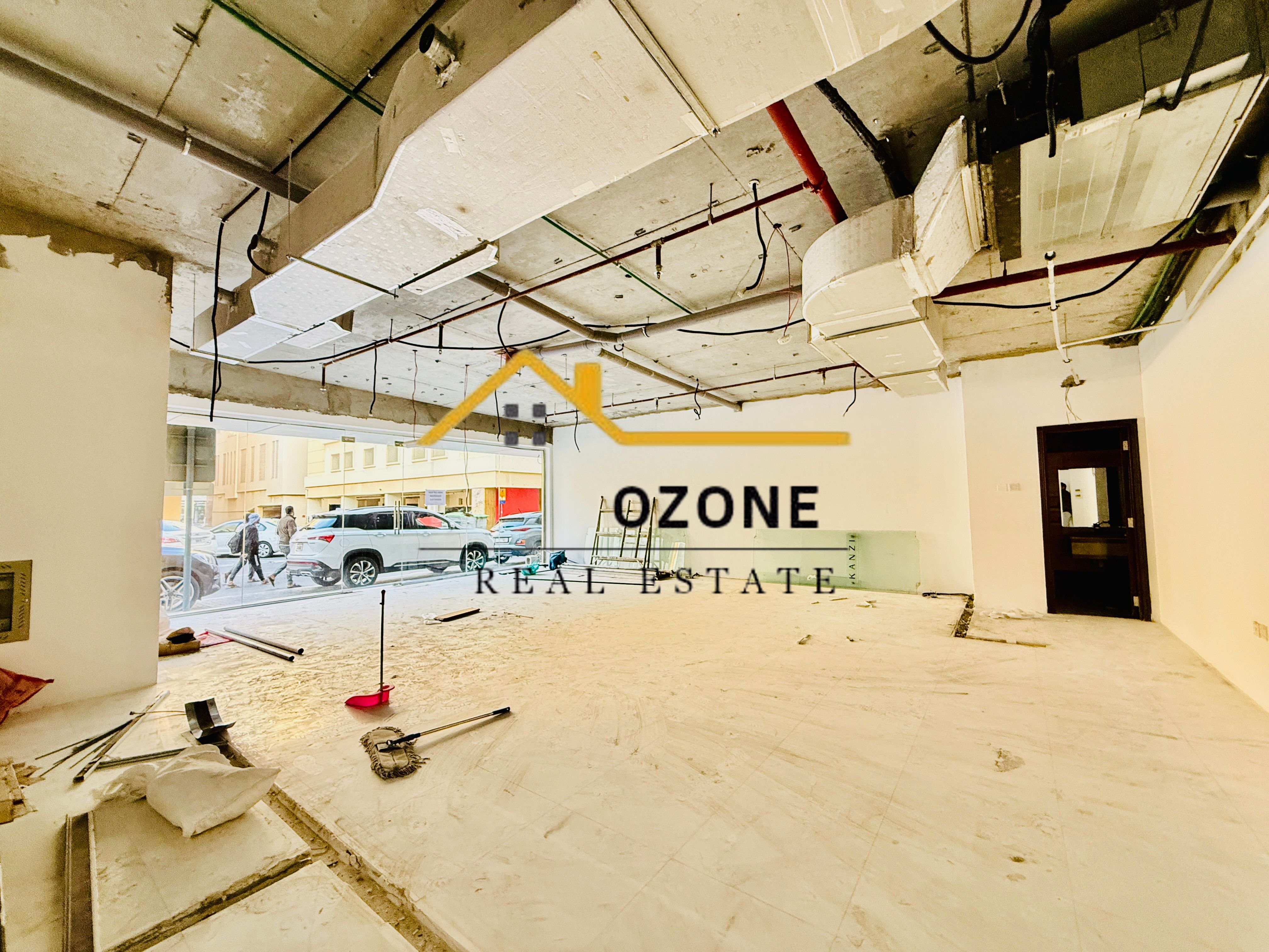 SPECIOUS SHOP AVAILABLE FOR ANY BUSINESS//FREE MAINTENANCE//PRIME LOCATION//EASY FOR ANY BUSINESS//