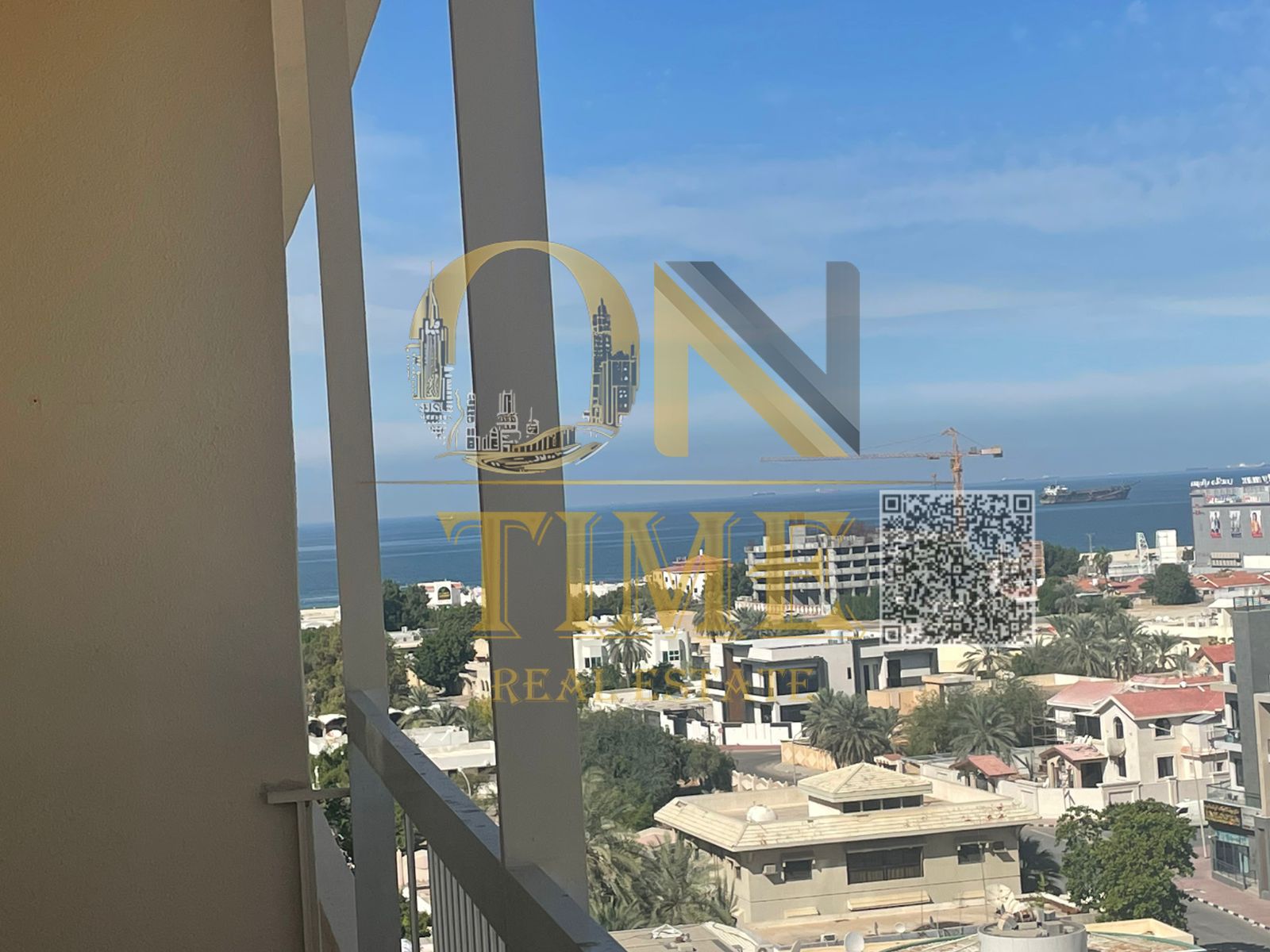 Wall cabinets / Balcony / Prime location / All services