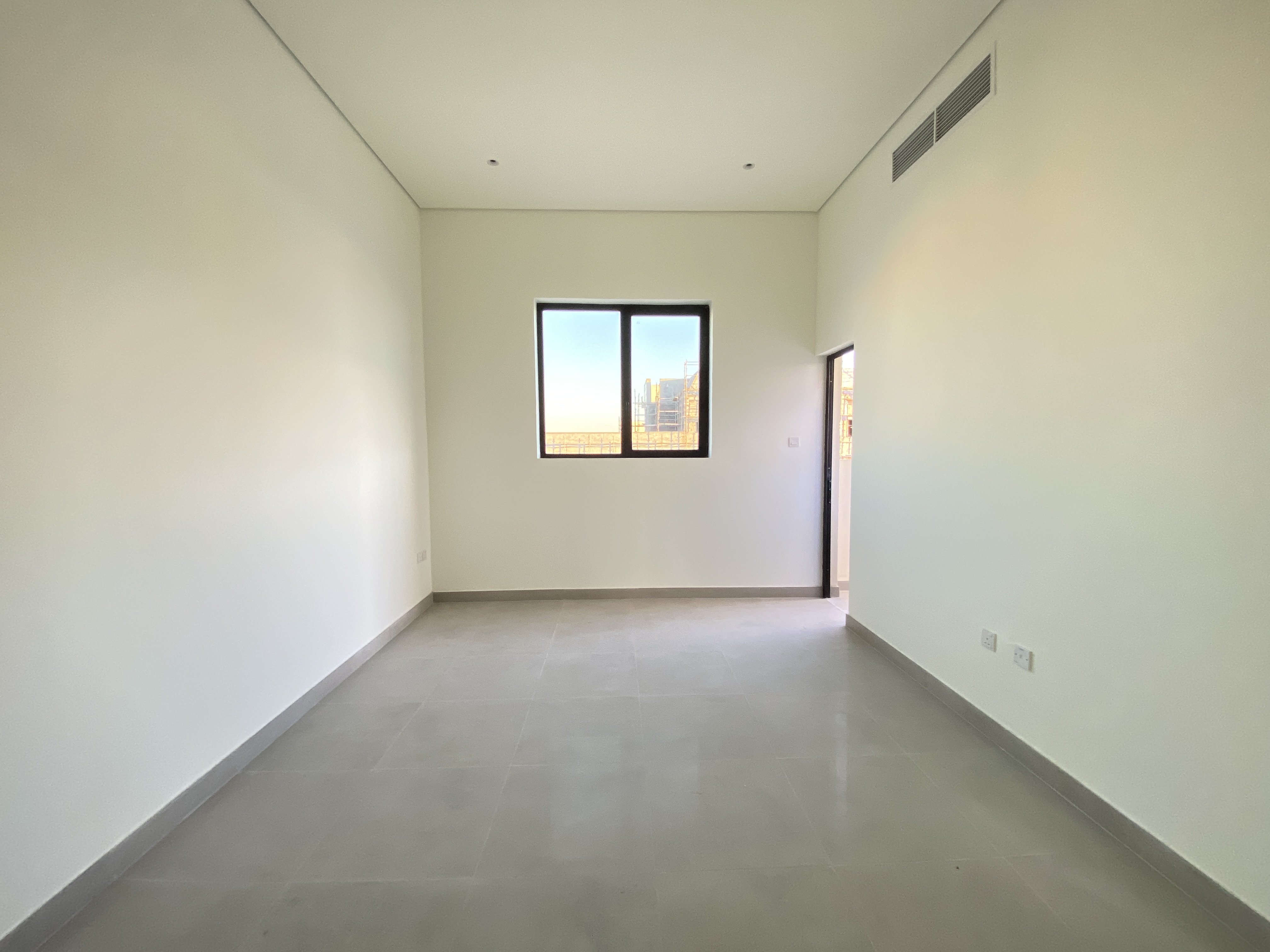 BRAND NEW 1 BHK 2 WASHROOM 12 PAYMENT NO DEPOSIT NO COMISSION READY TO MOVE