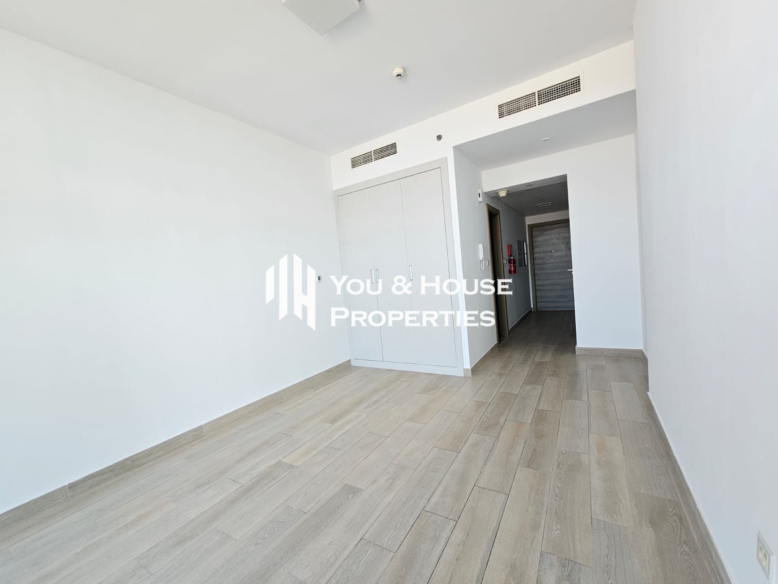 Stylish & Spacious Unit I High Floor I Prime JVC Location