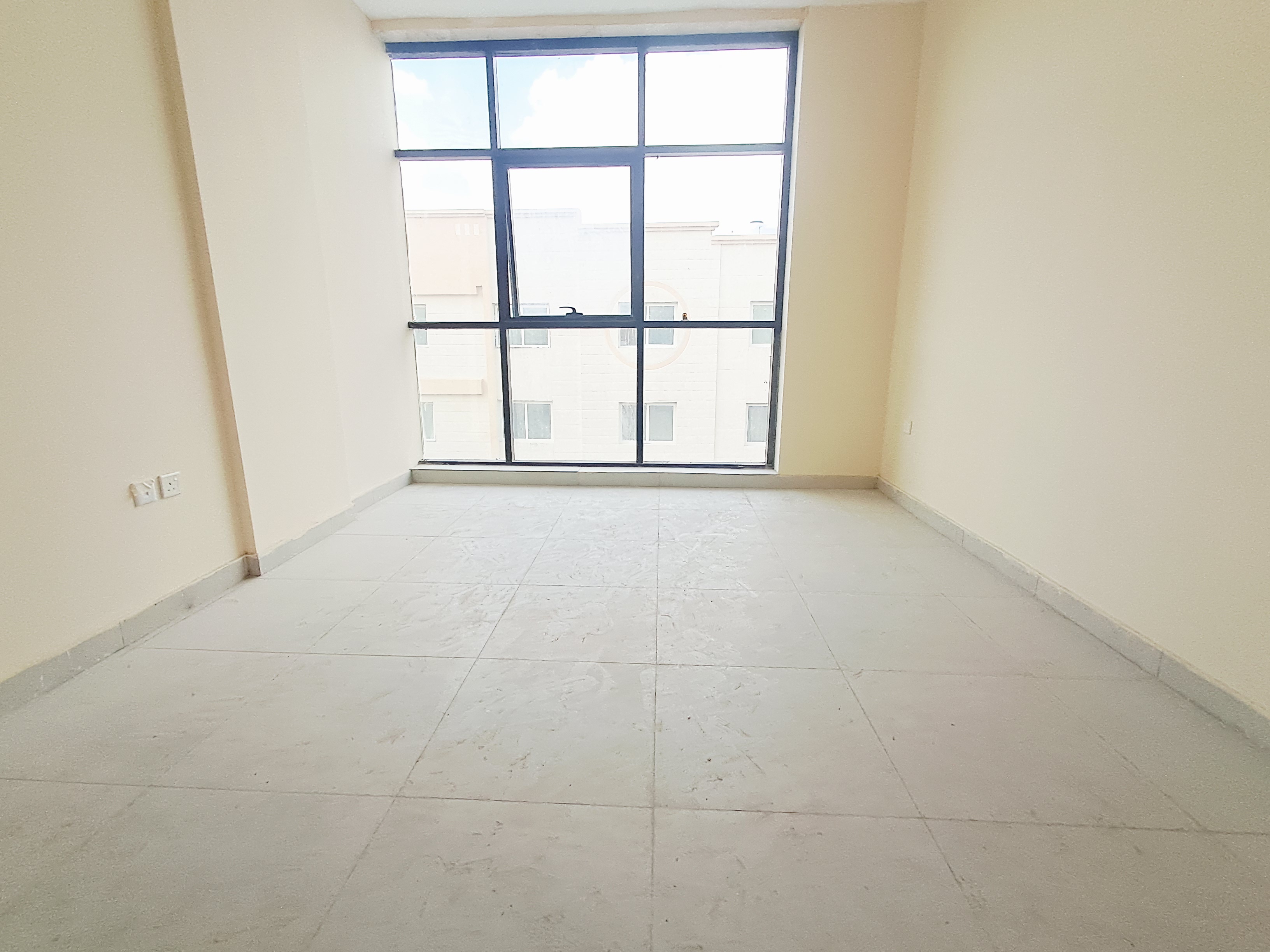 BRAND NEW LUXURY APARTMENT WITH CENTRAL AC