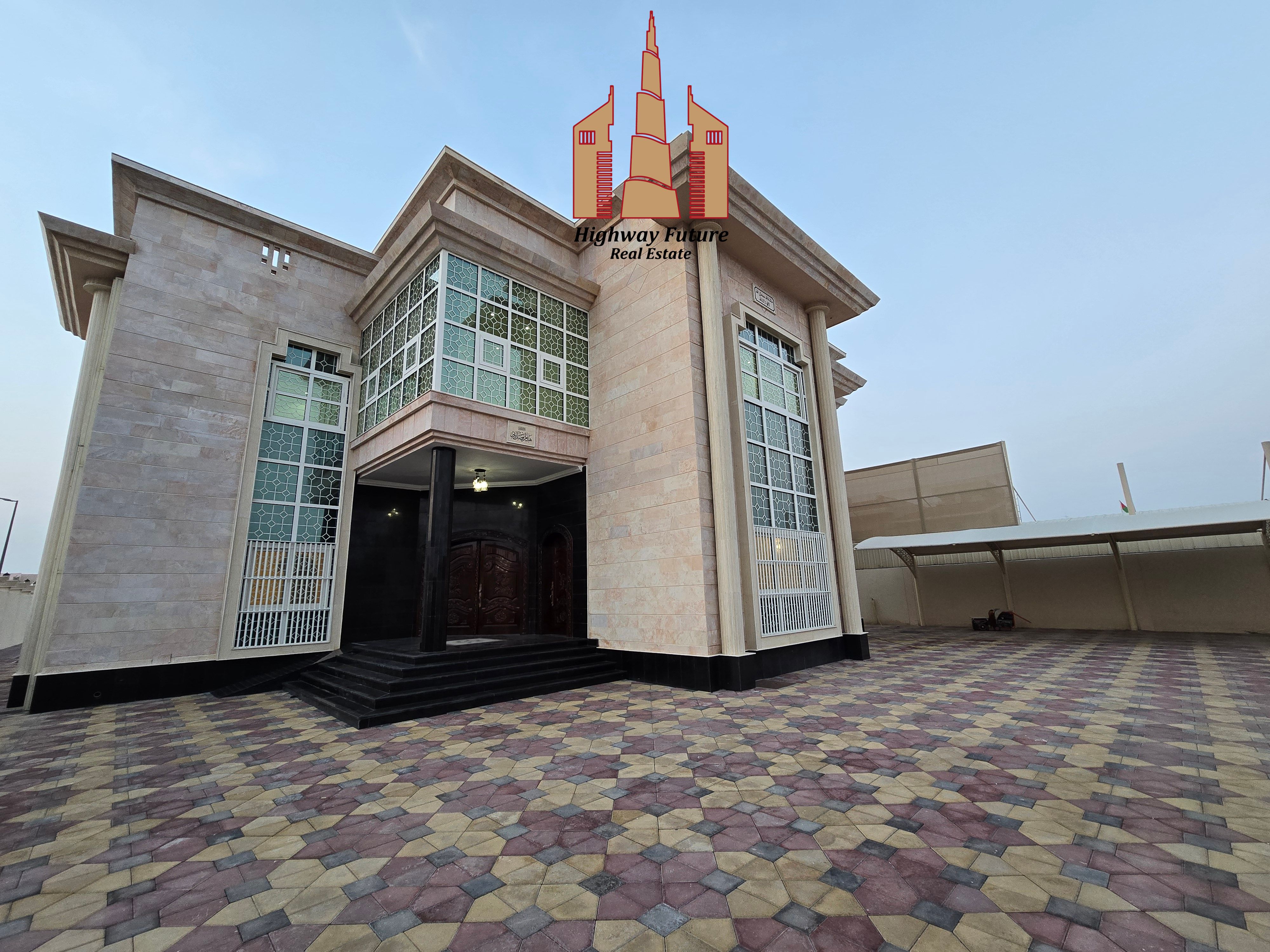 Like brand new full renovated 6 bedroom villa for sale 2 hall 2 Majlis Maid room wardrobes parking 4.5m