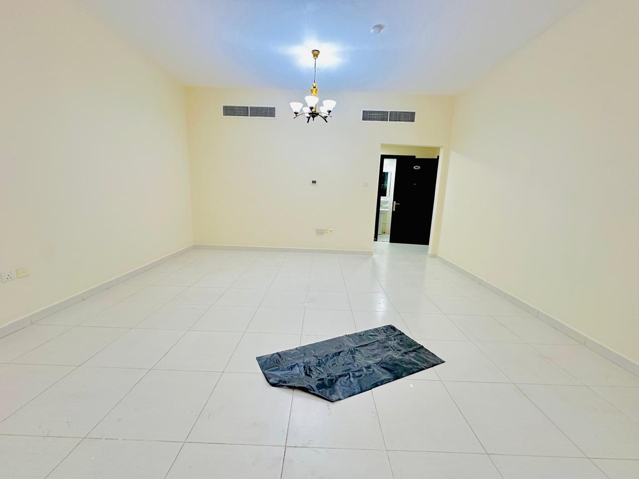 Luxury apartment 1 BHK with long hall with long balcony close to Sahara centre only family building and good location