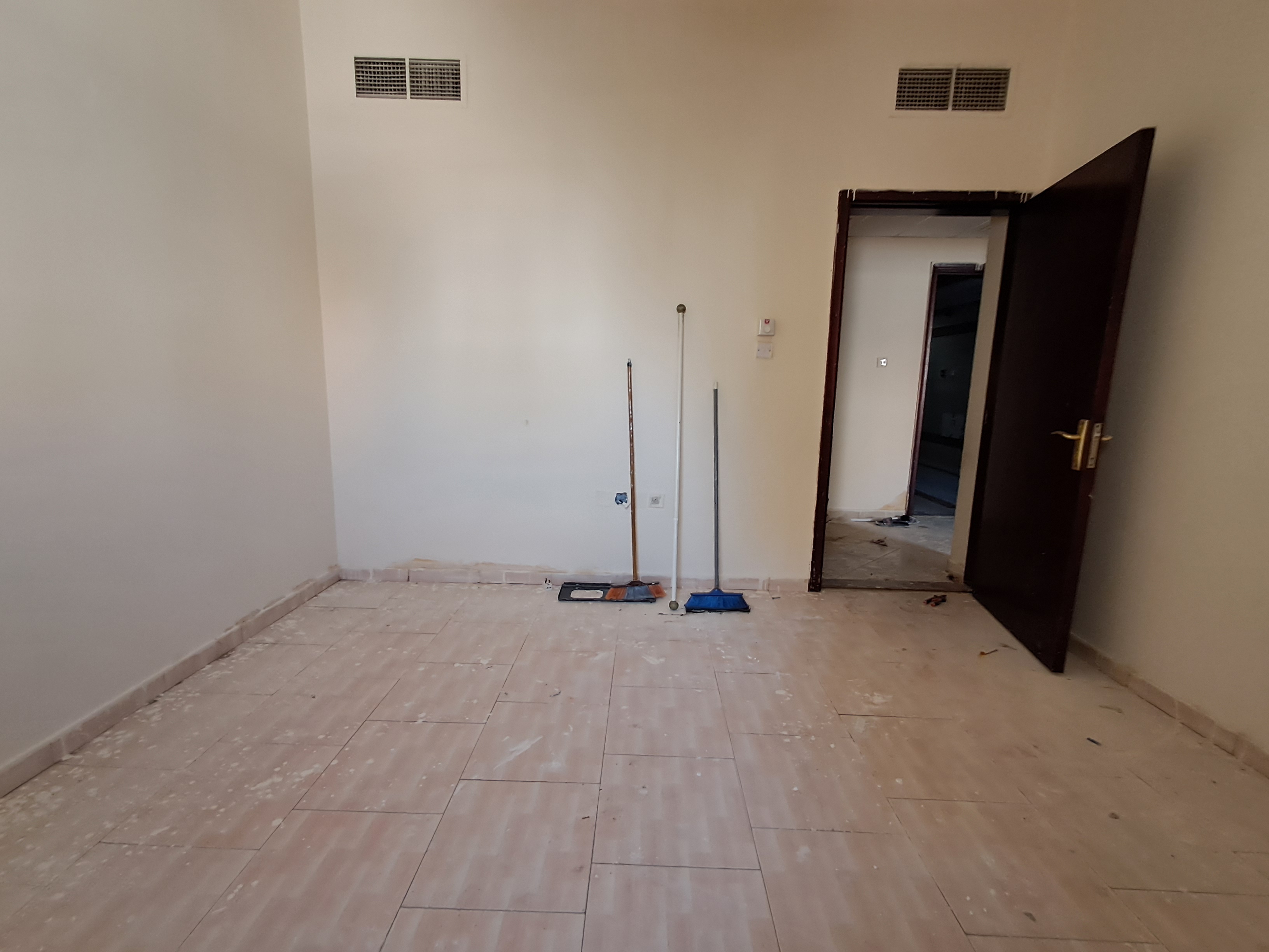 Like 2BHK 1BHK with Hall and room door 29k available