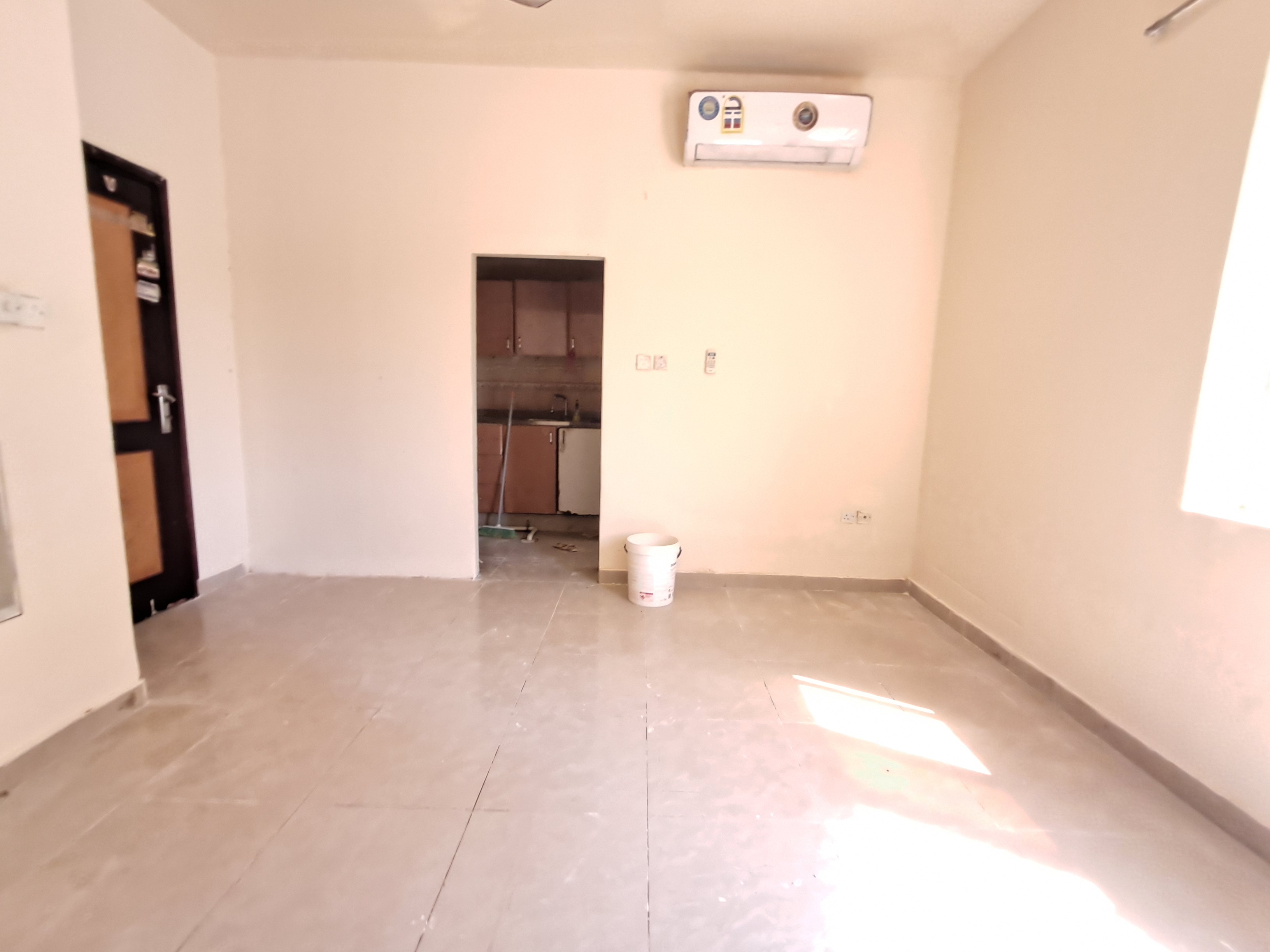Luxury Big size saprt kitchen studio available