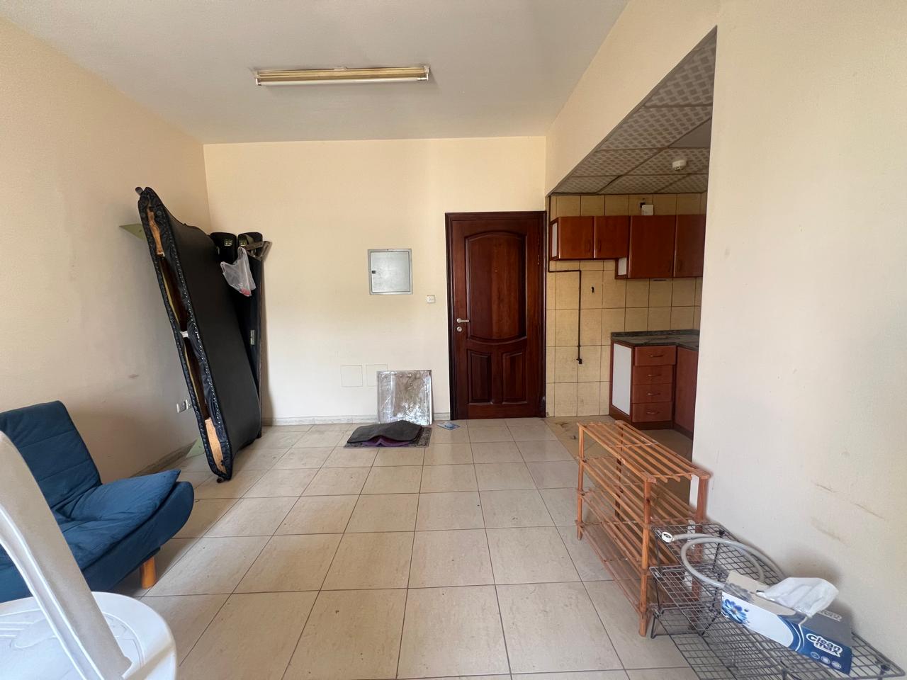 Separate kitchen studio just in 18k ready to move