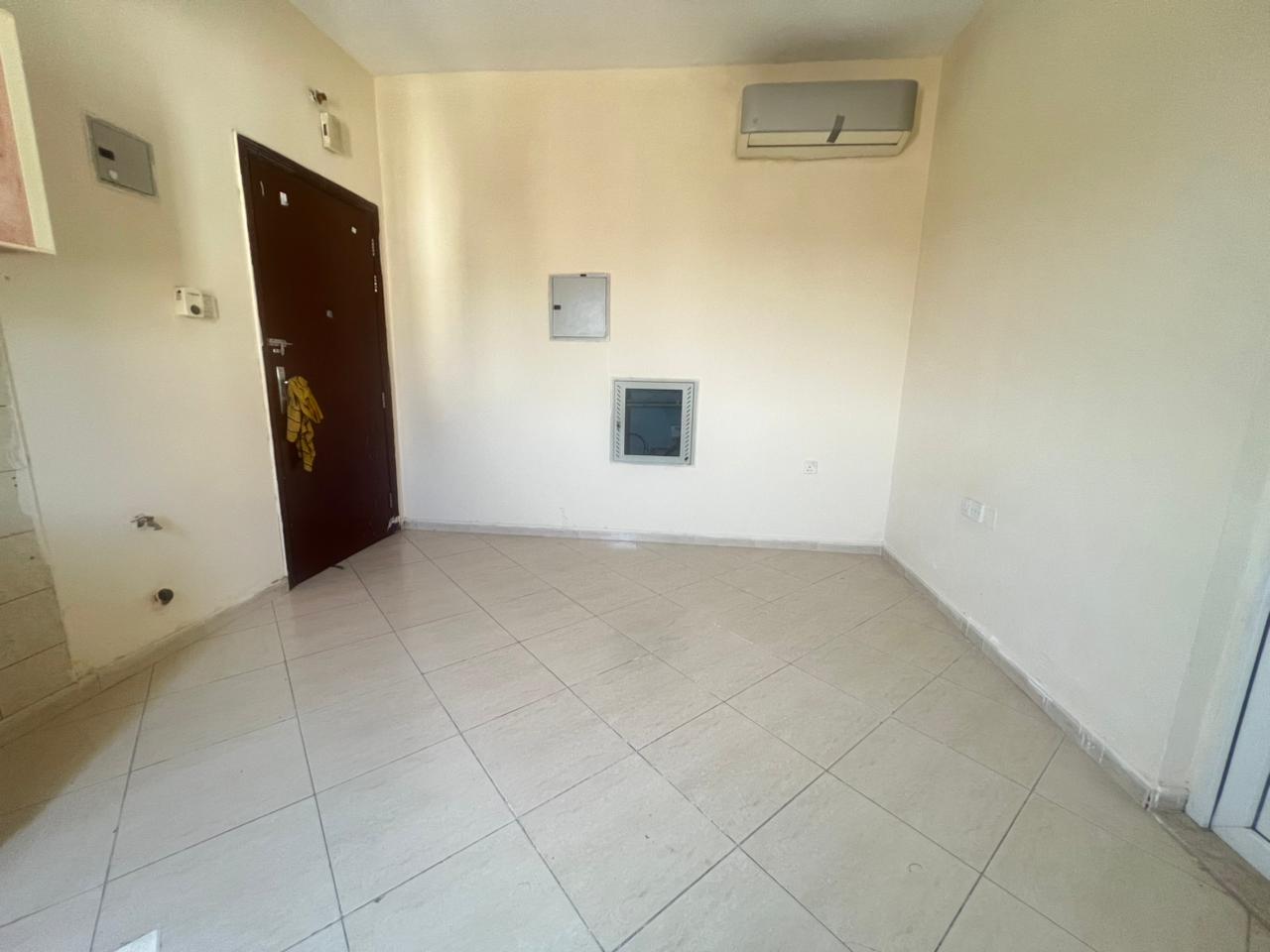 [Specious Studio Apartments//Full Sunlight//No Deposit// Only Family?