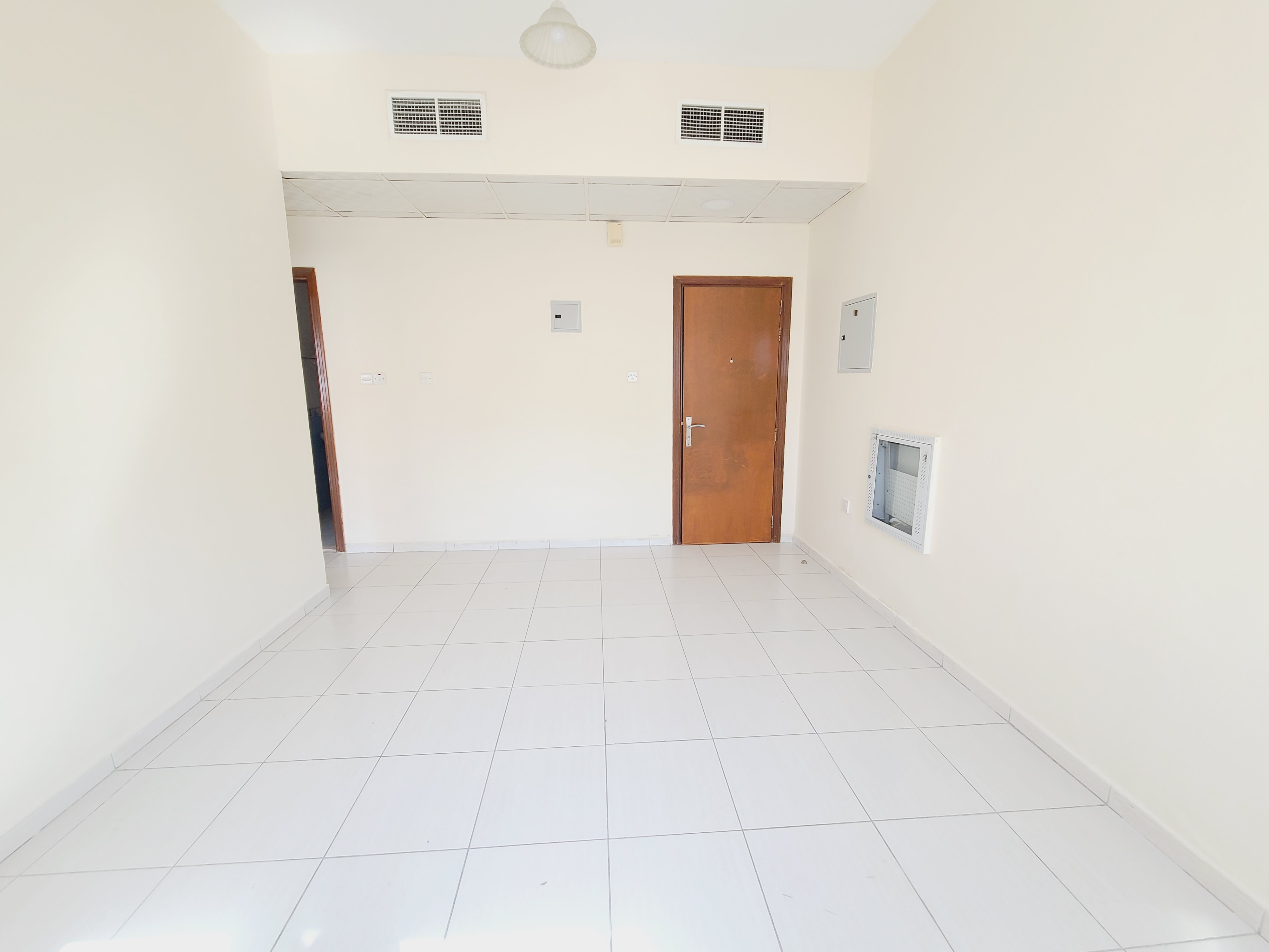 LAVISH 1BHK APARTMENT FOR FAMILY CENTRAL AC