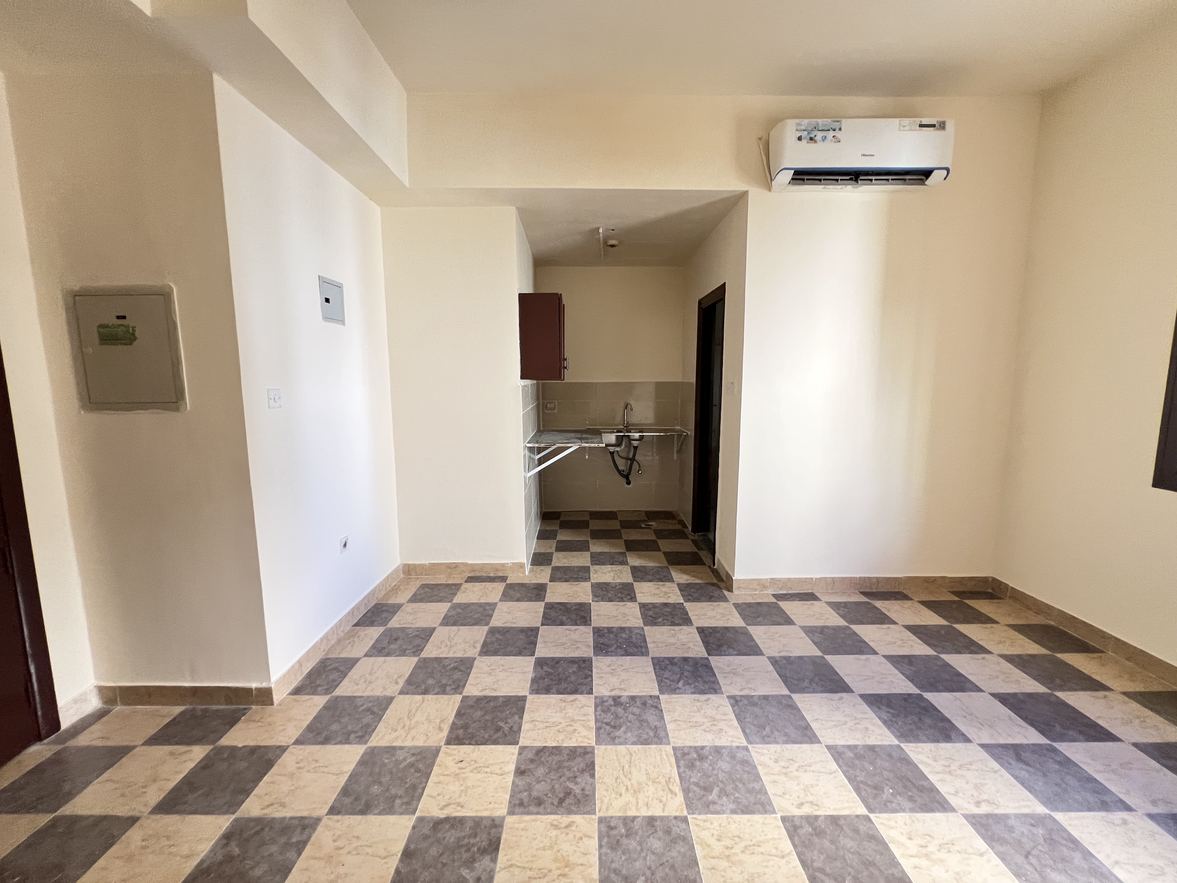 STUDIO APARTMENT FOR BACHELORS NEAR LULU MARKET