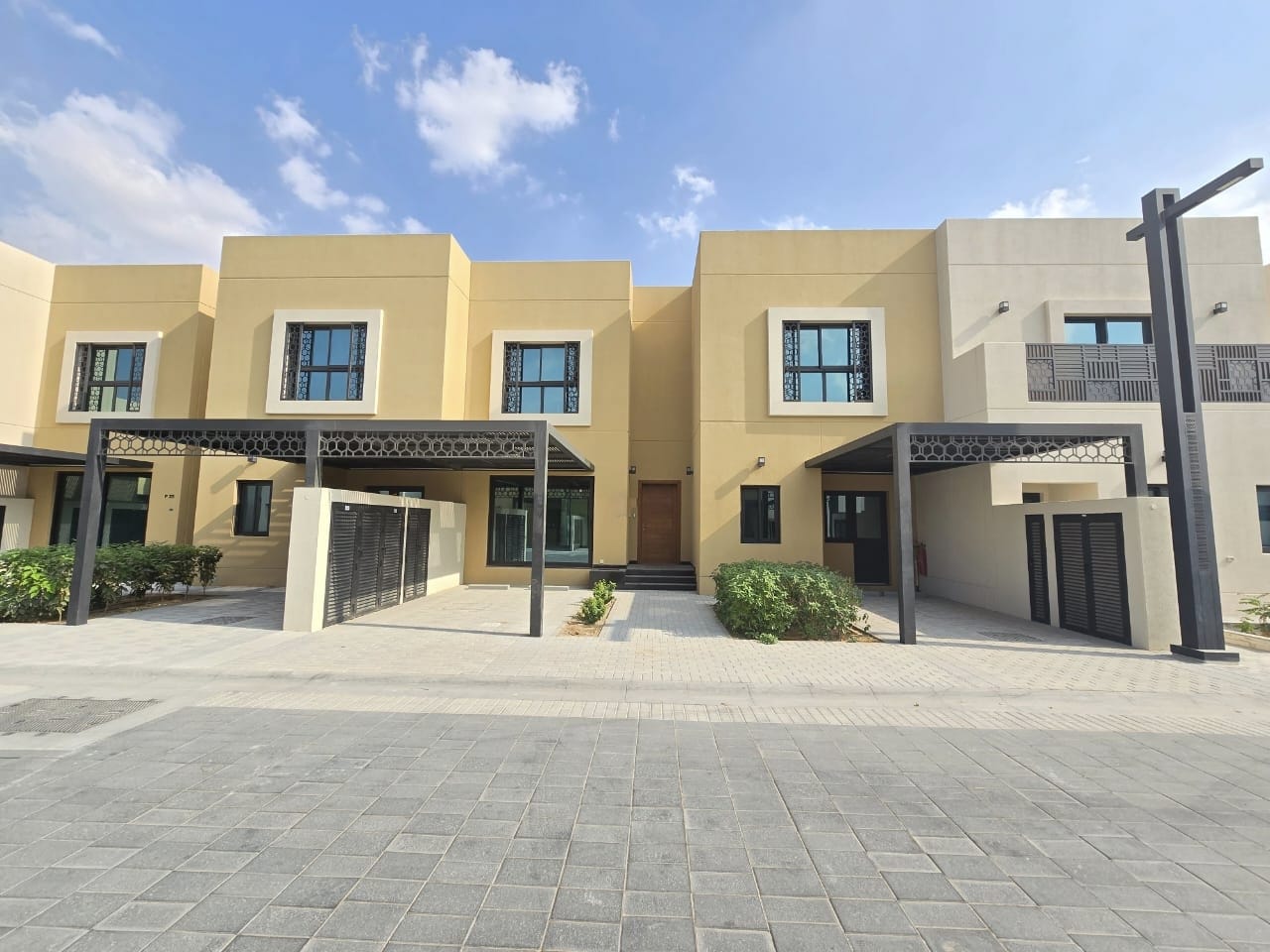Brand New 4 badroom villa with maid room and wardrobe small garden price 150k