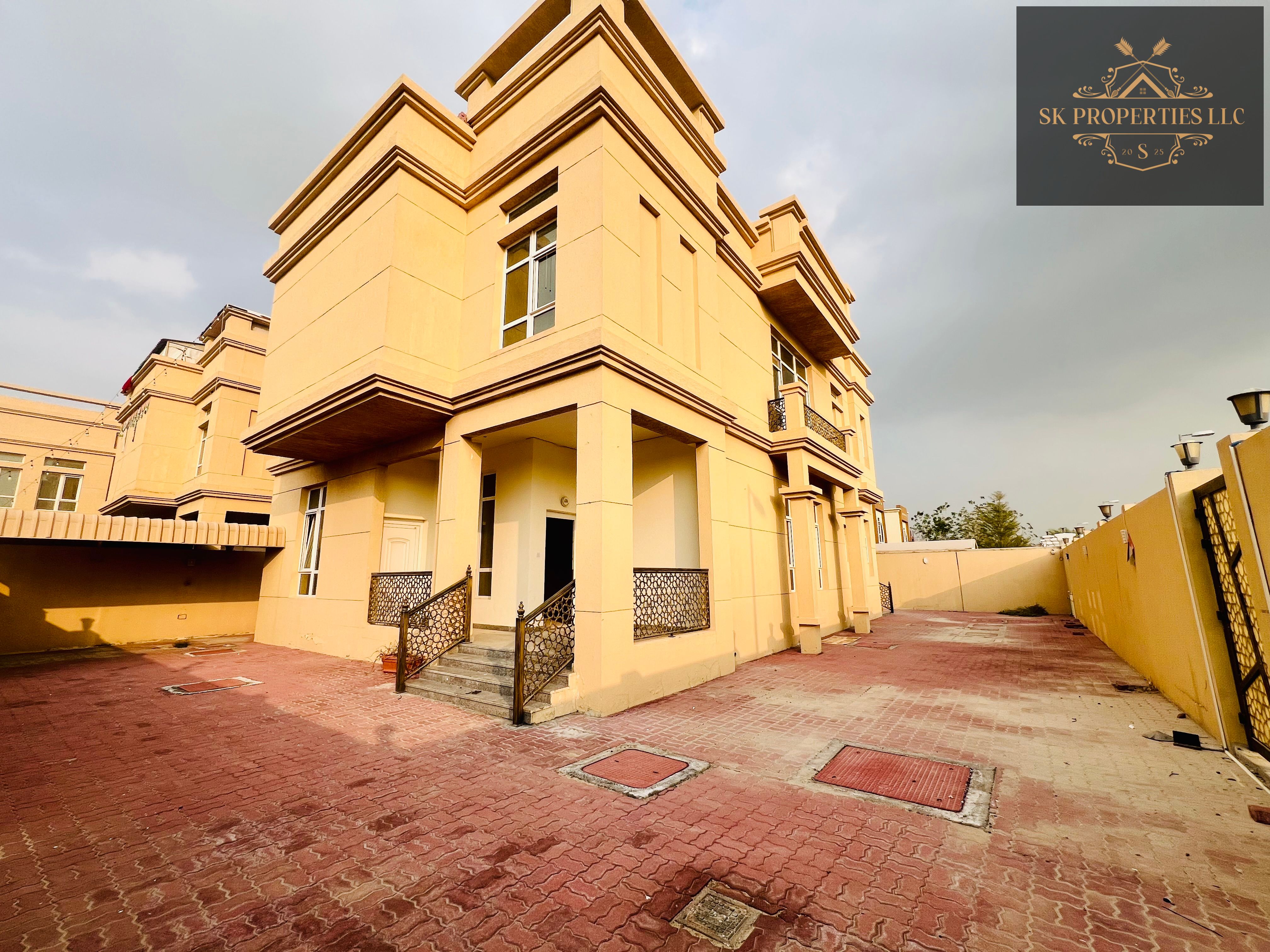 4 BR VILLA AVAILABLE | LUXURY LIFE STYLE | ON ROAD SIDE