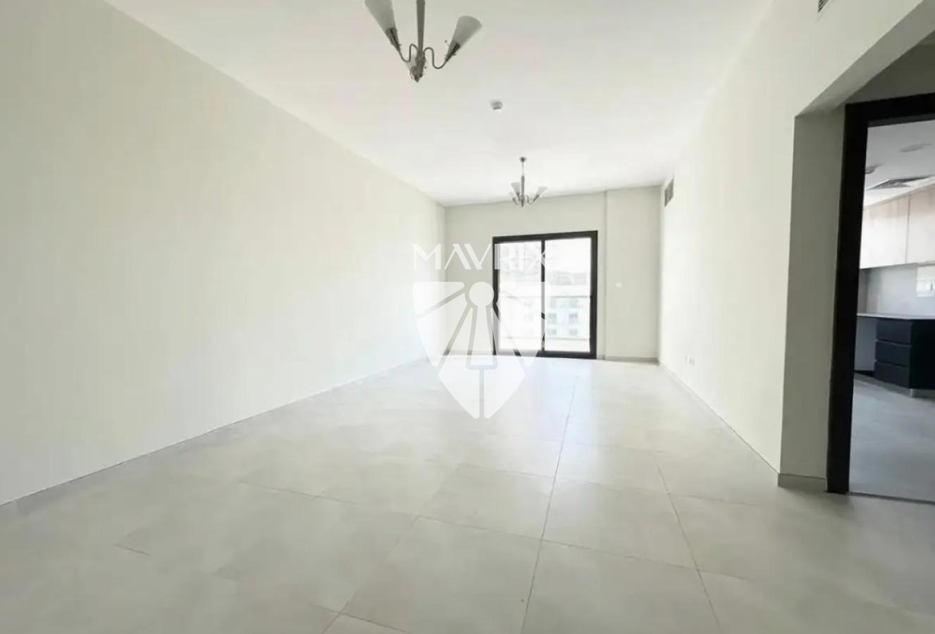 Chiller Free | Mid Floor | Large Layout | Vacant