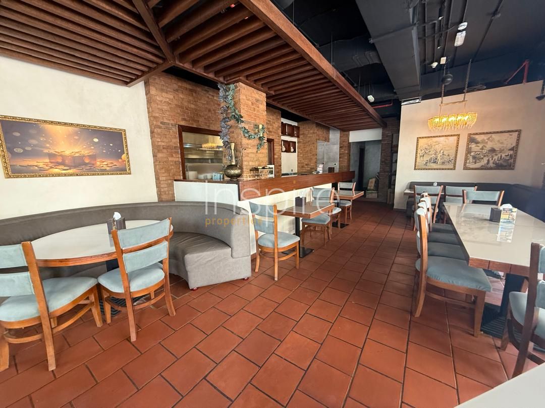 HEAVY FOOTFALL | CORNER | F&B | LAKE LEVEL