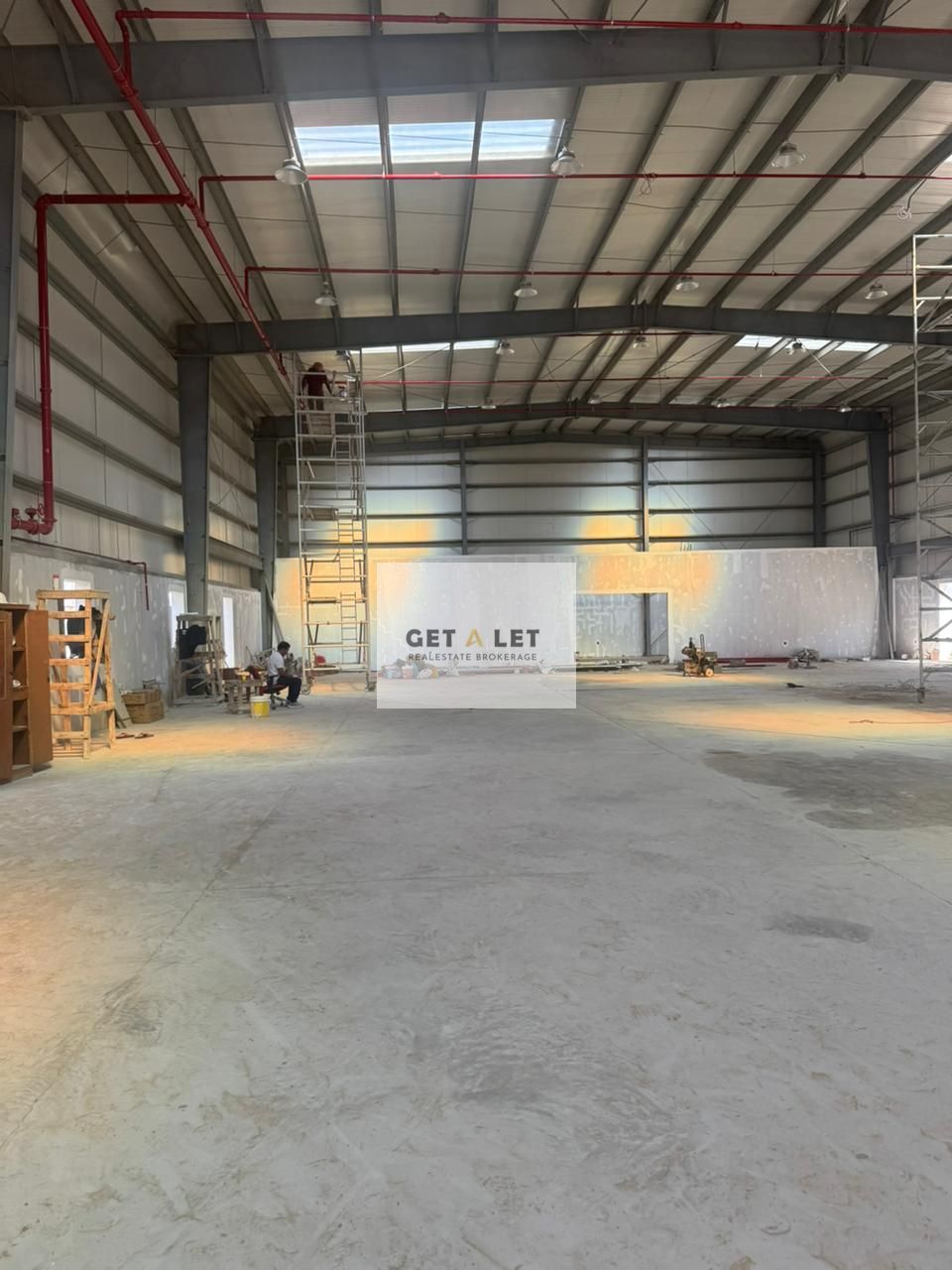 Brand New Huge Warehouse for Rent – Al Ttay, Al Khawaneej